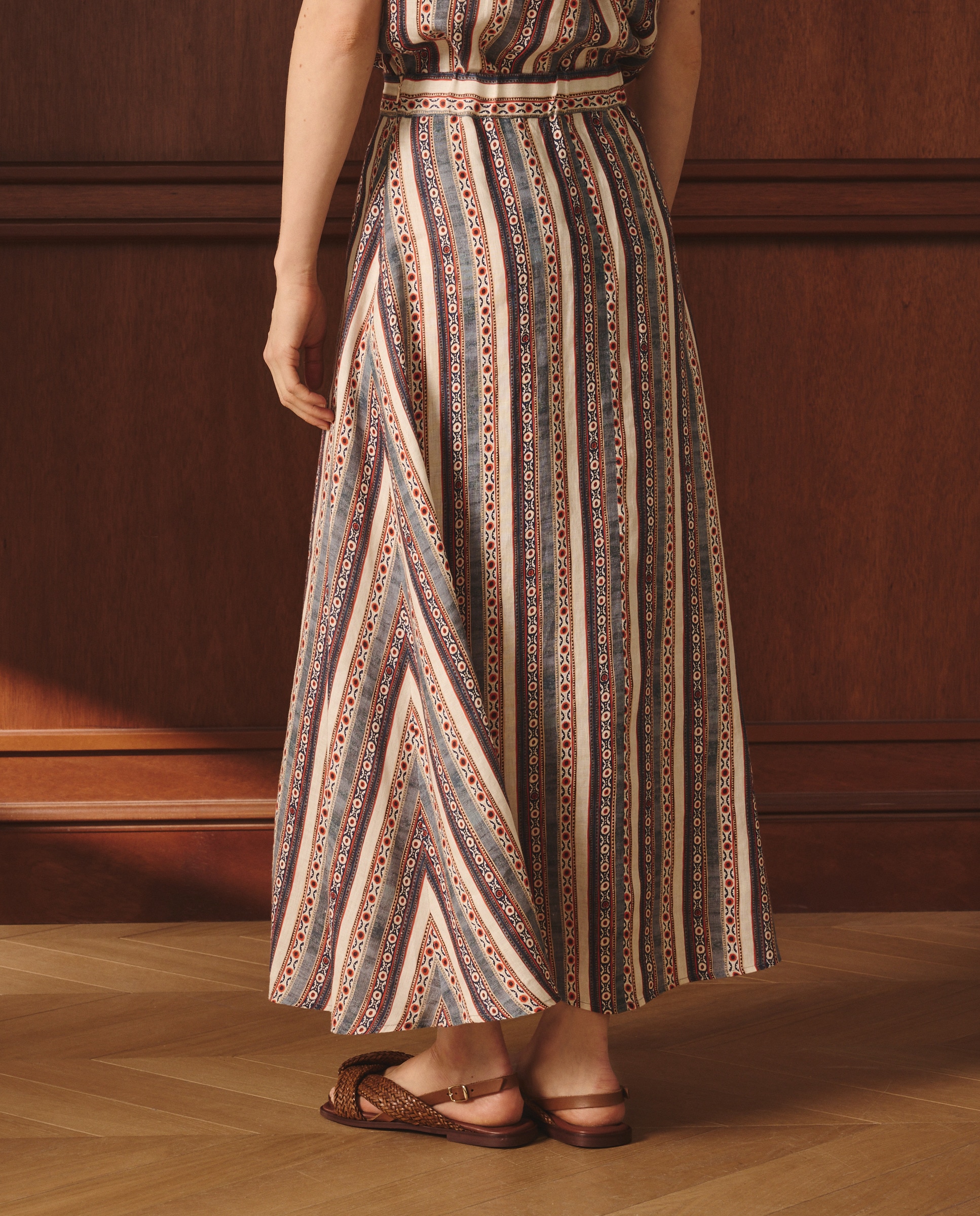 Saia Midi de Linho com Flor e Riscas Azul-3