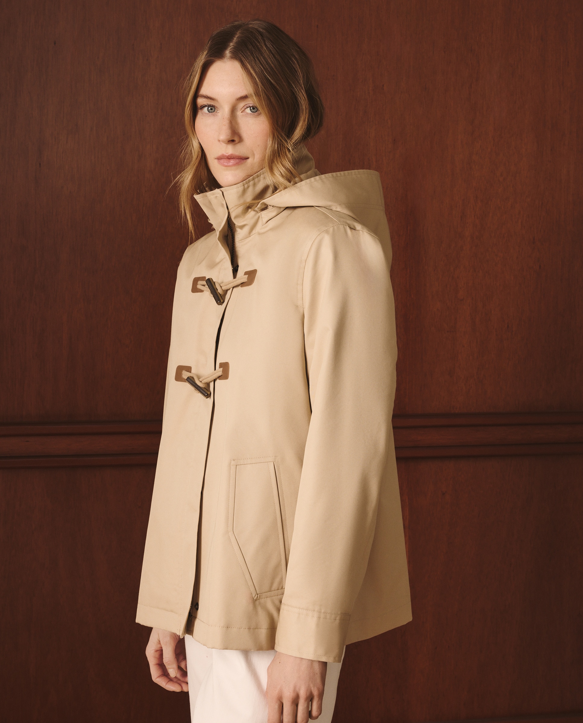 Imagem 0 de Gabardine Curta com Alamares