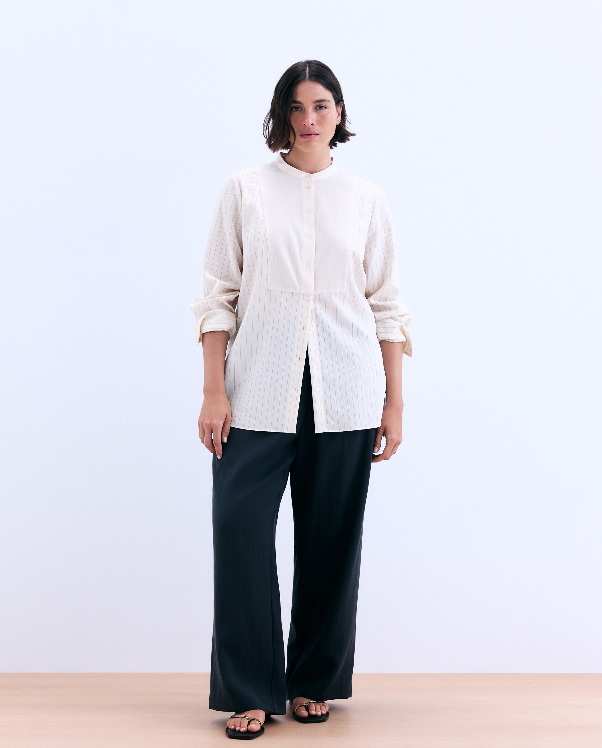 Imagem 0 de Calças Lisas de Fato Fluidas Regular