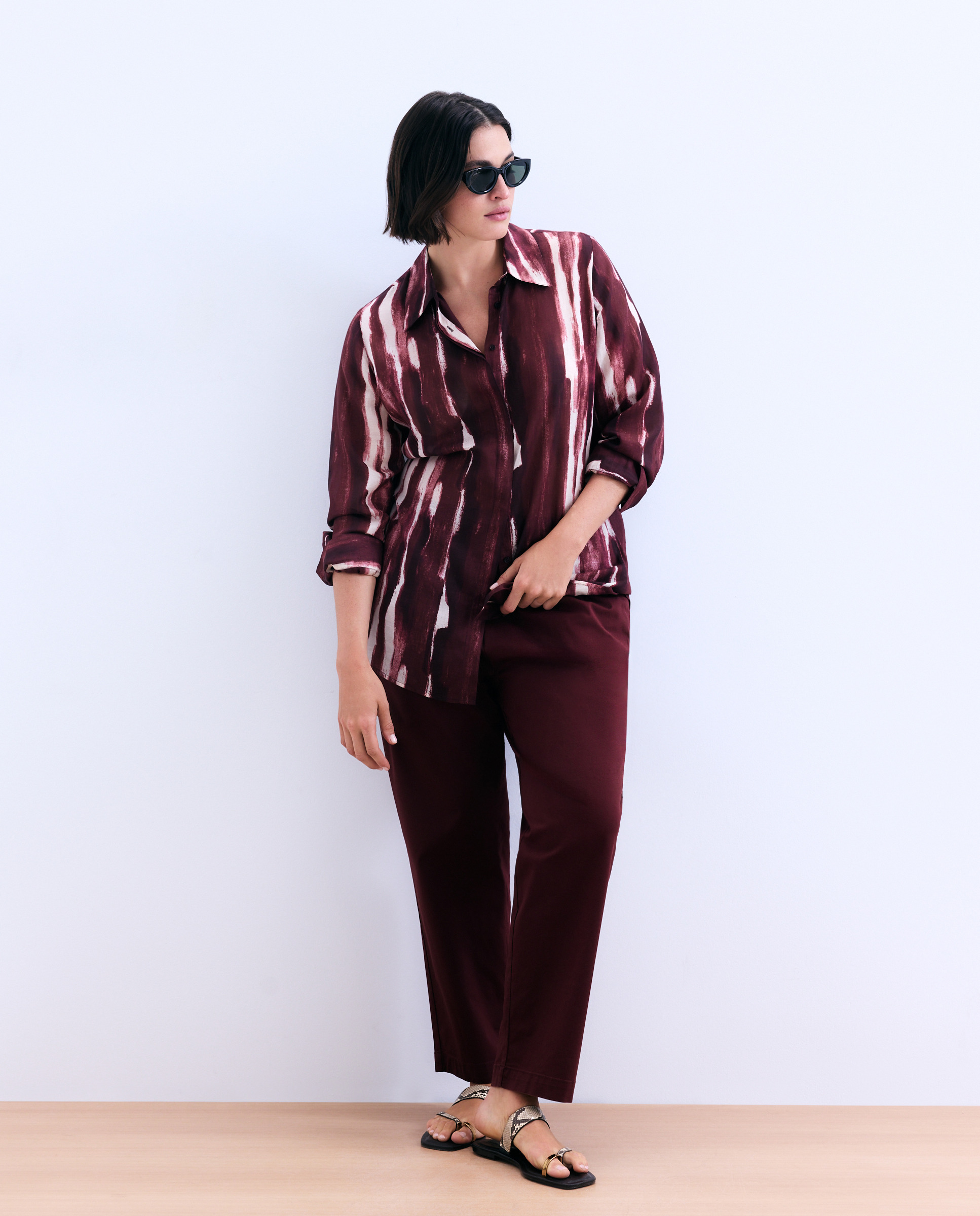 Imagem 0 de Calças Regular Lisas