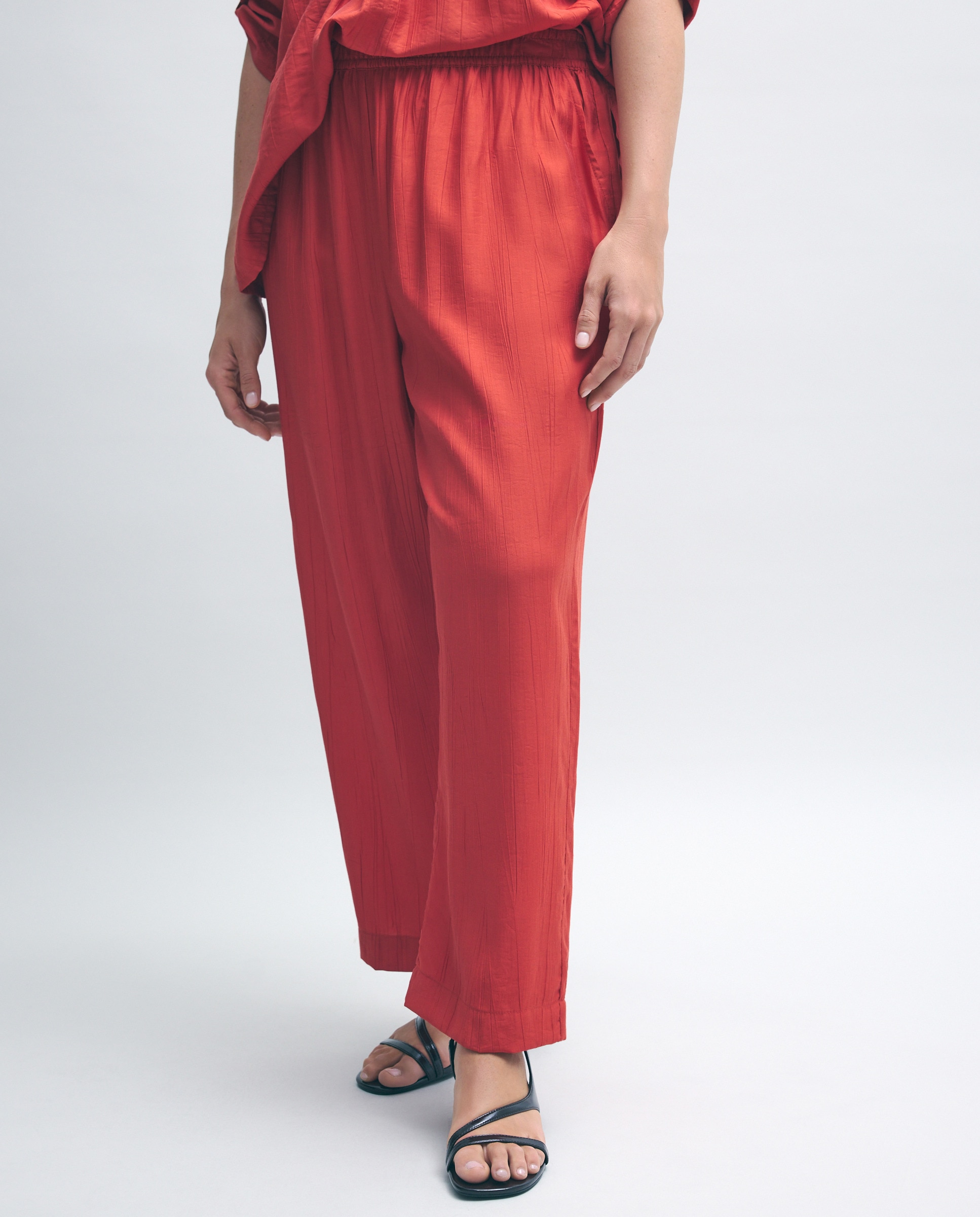 Calças Fluidas com Efeito Enrugado Castanho-2