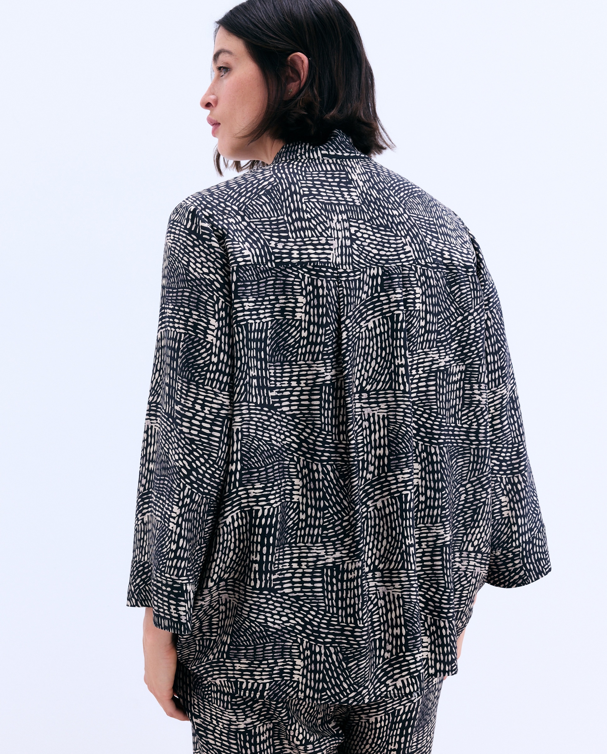 Blusa de Caminho Pequeno Preto-3