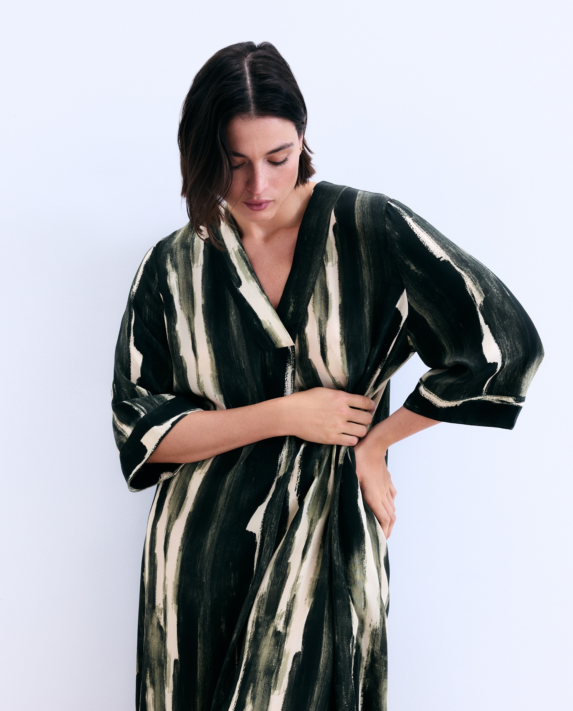 Imagem 0 de Vestido de Manga Curta com Estampado