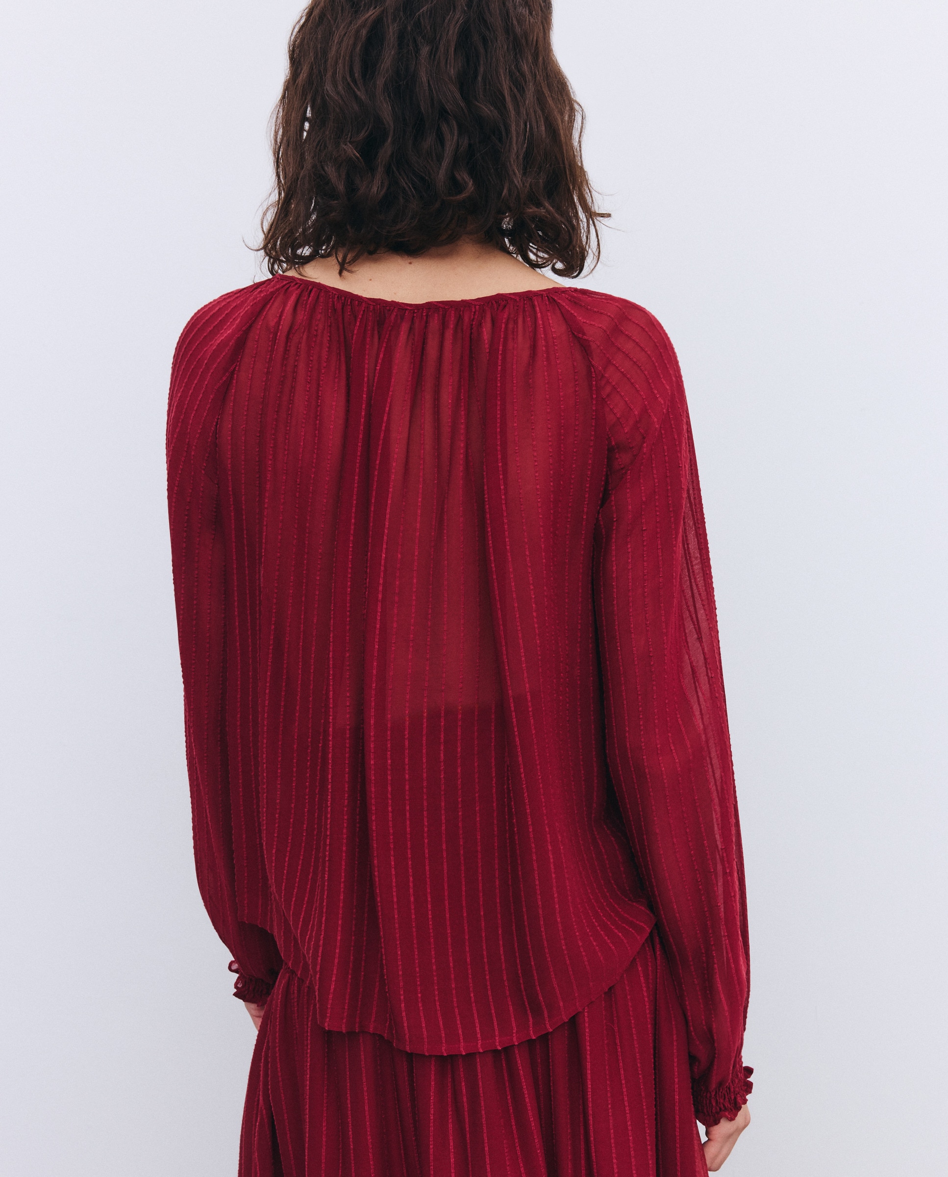 Blusa de Manga 3/4 e Decote em Bico Ameixa-3