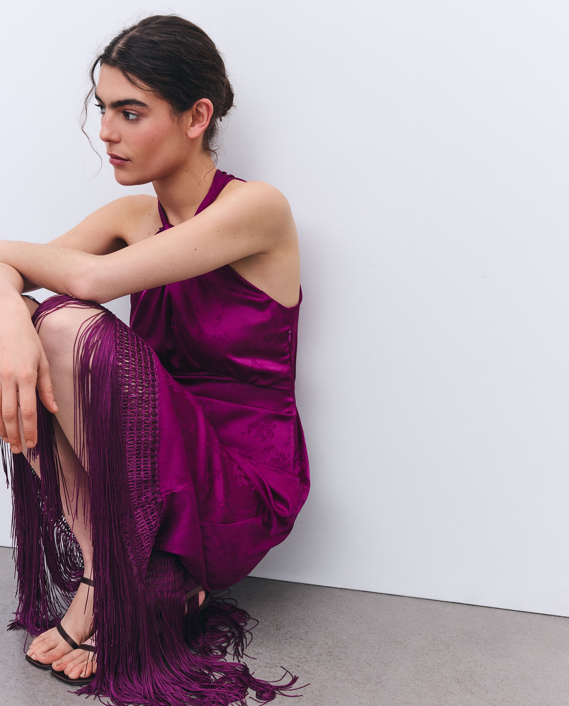 Imagem 0 de Vestido com Franjas e Decote Halter