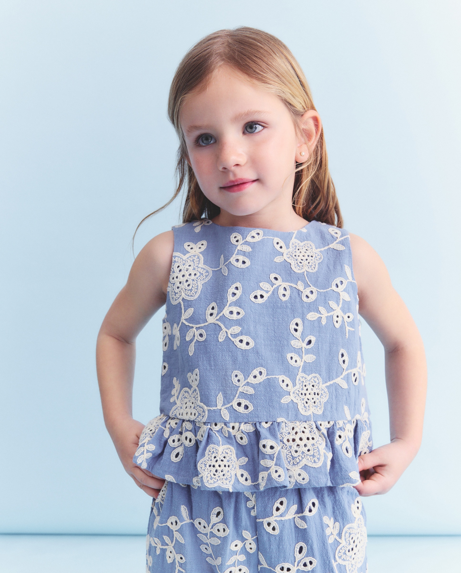 Imagem 0 de Top com Relevo Bordado