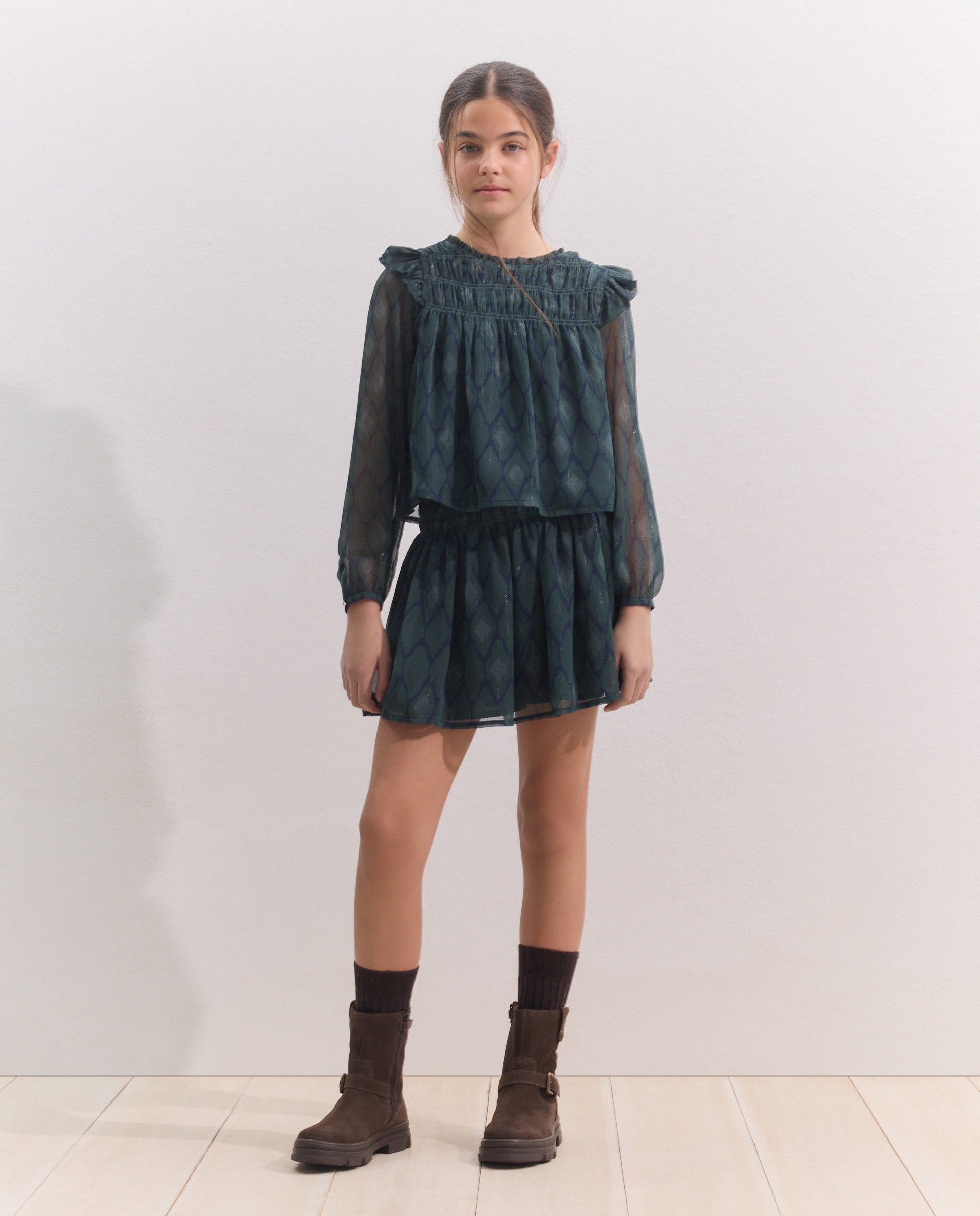 Blusa de Chiffon com Detalhe em Fio Metalizado, Franzidos e Manga Comprida Verde-2