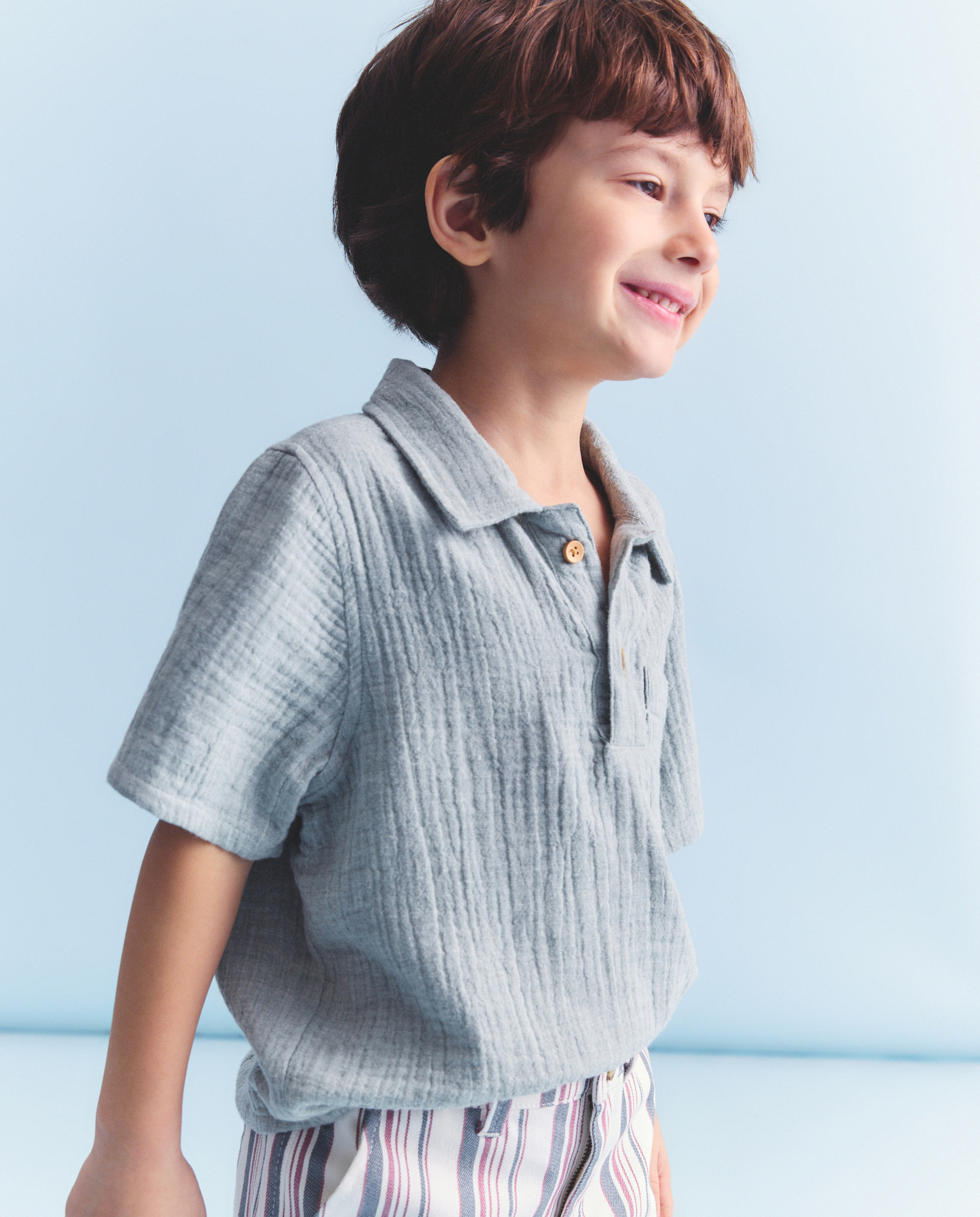 Imagem 0 de Camisa de Manga Curta com Colarinho de Polo com Carcela e Bolso de Chiffon Melange