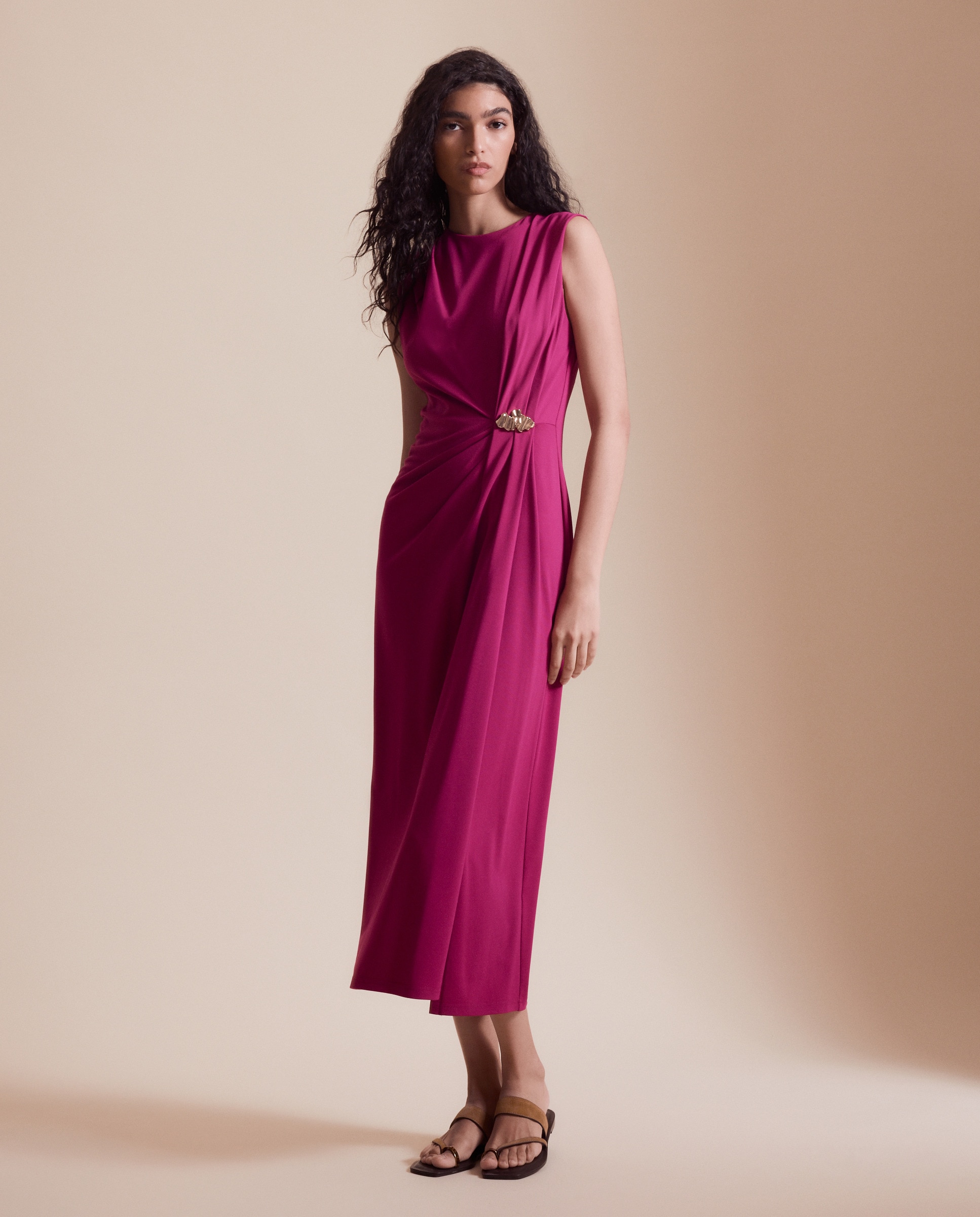 Vestido Midi sem Mangas com Pregadeira 240 Fúcsia-1