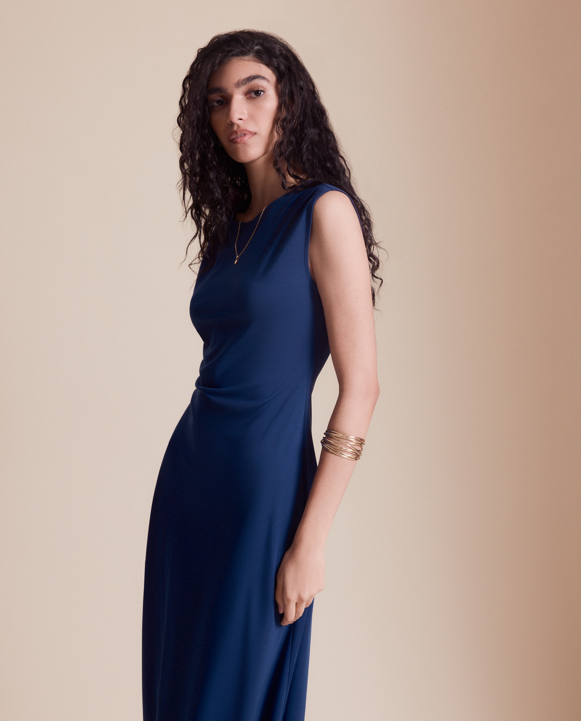 Imagem 0 de Vestido Midi com Franzidos Laterais