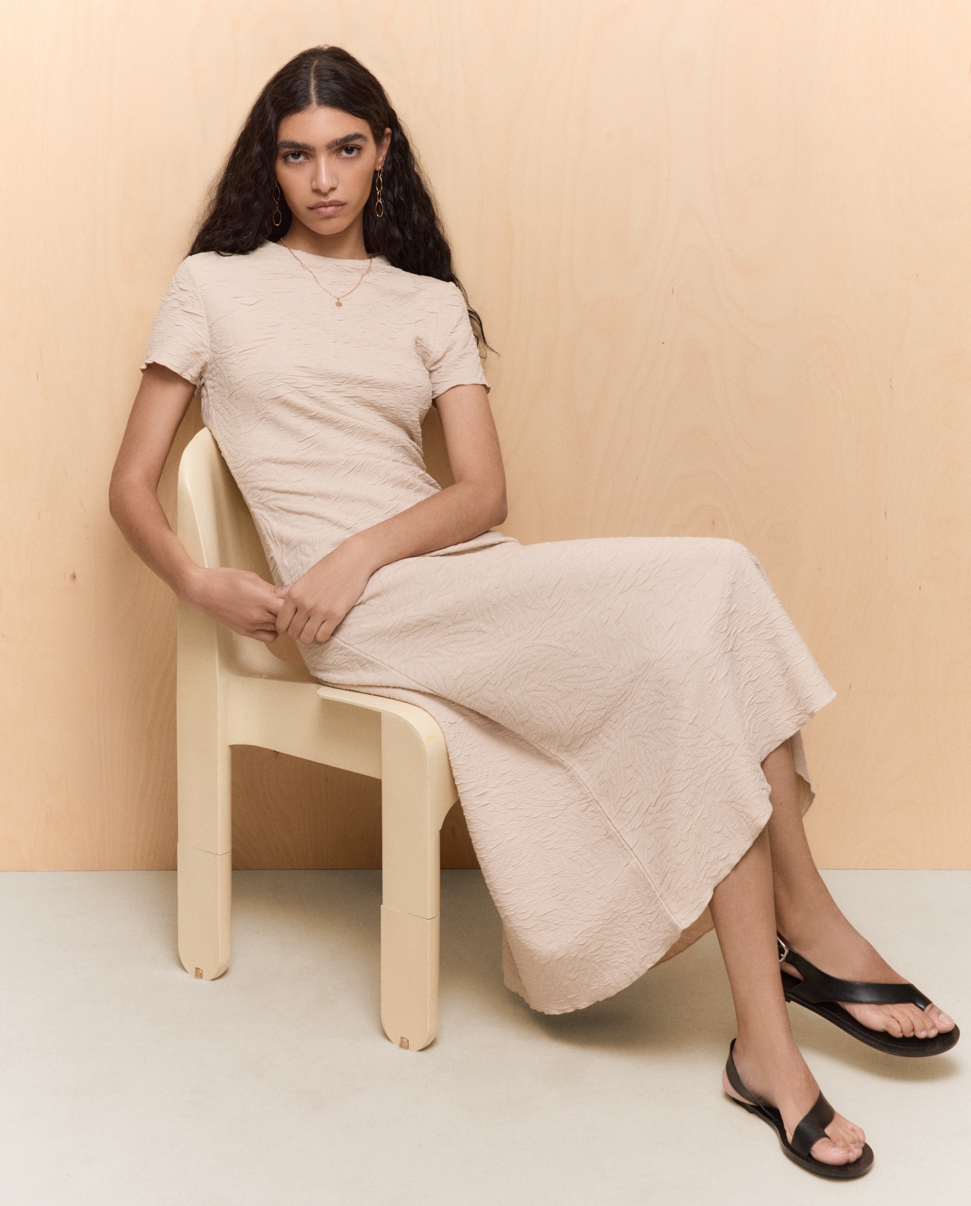 Imagem 0 de Vestido Midi em Tecido com Estrutura