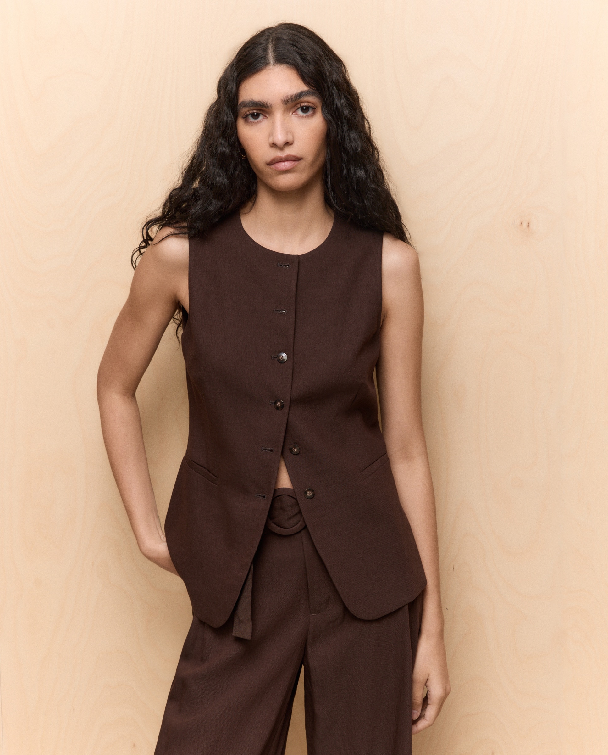 Colete Comprido com Decote Redondo Chocolate-2