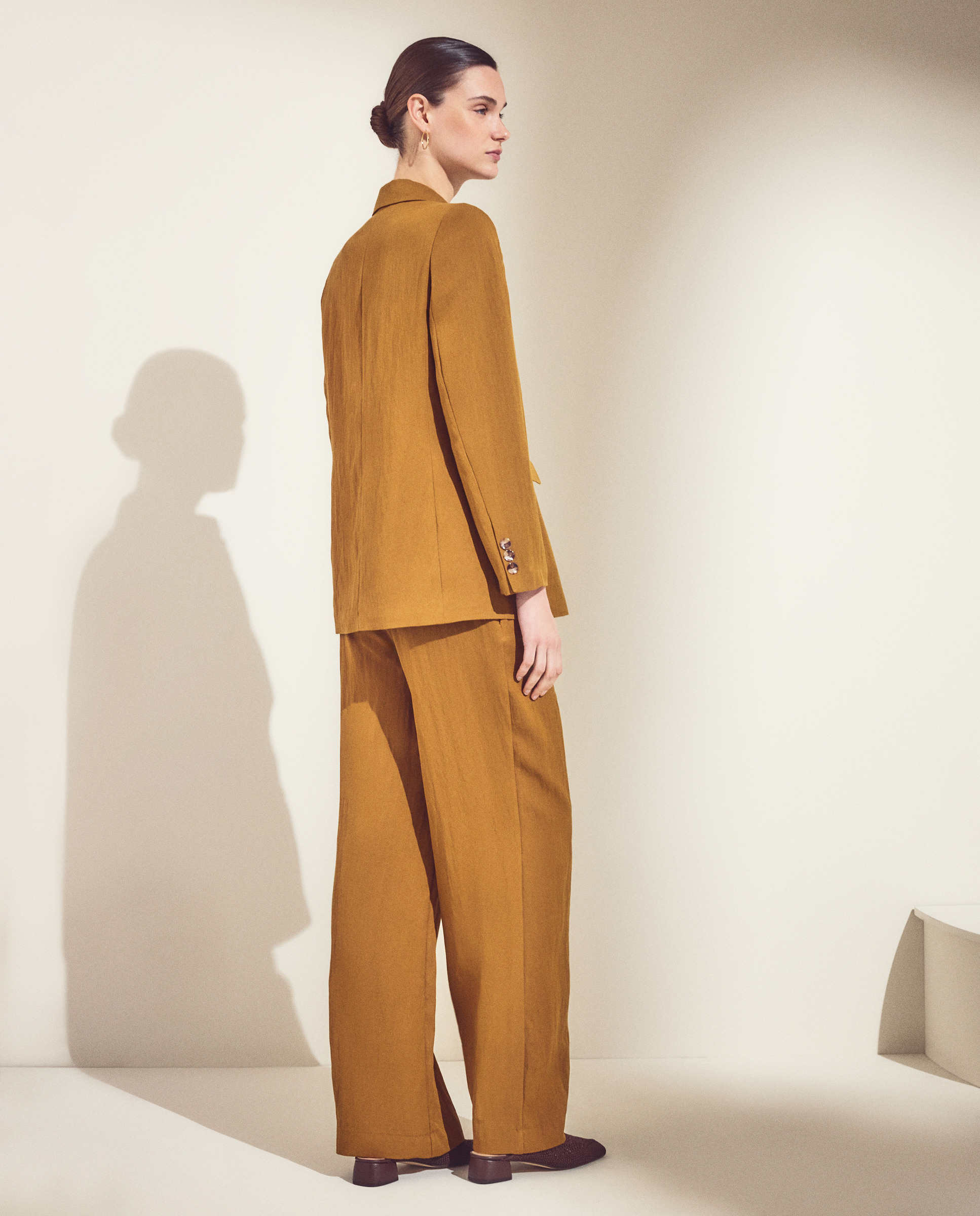 Blazer Liso de Crinkle Cruzado 371 Óleo-3