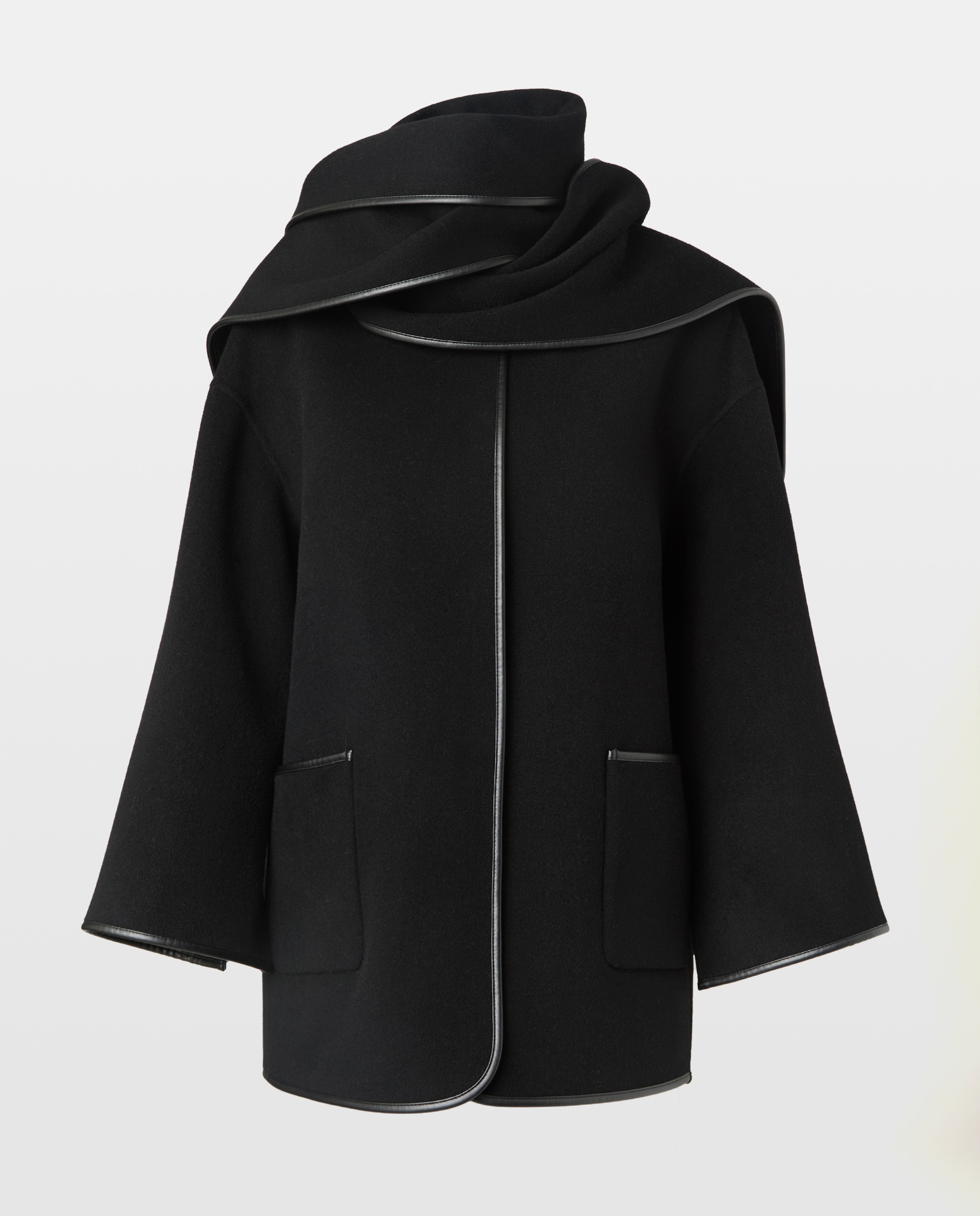 Casacão Curto Liso Preto-5