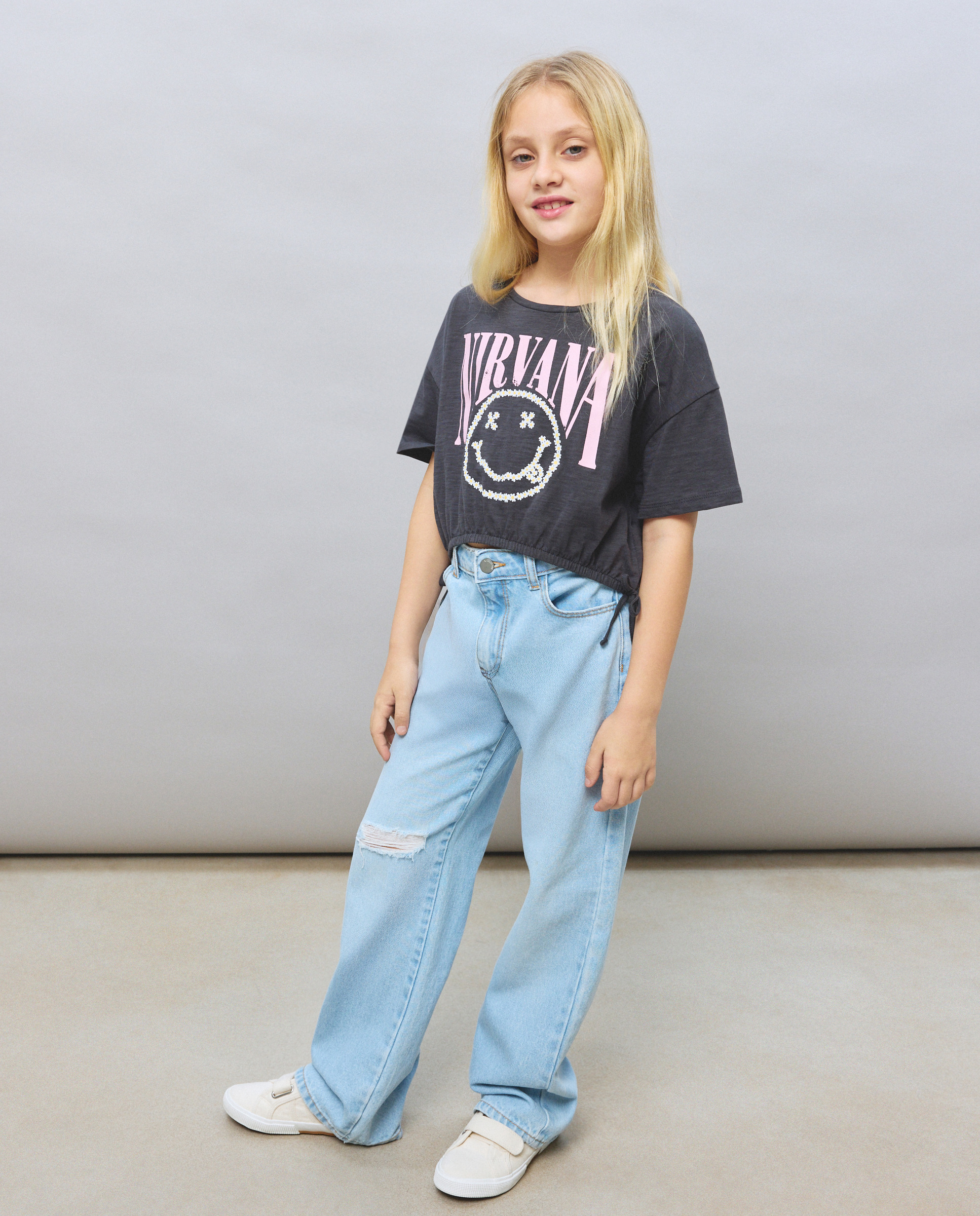 T-shirt com Estampado Nirvana e Manga Curta Cinzento-1