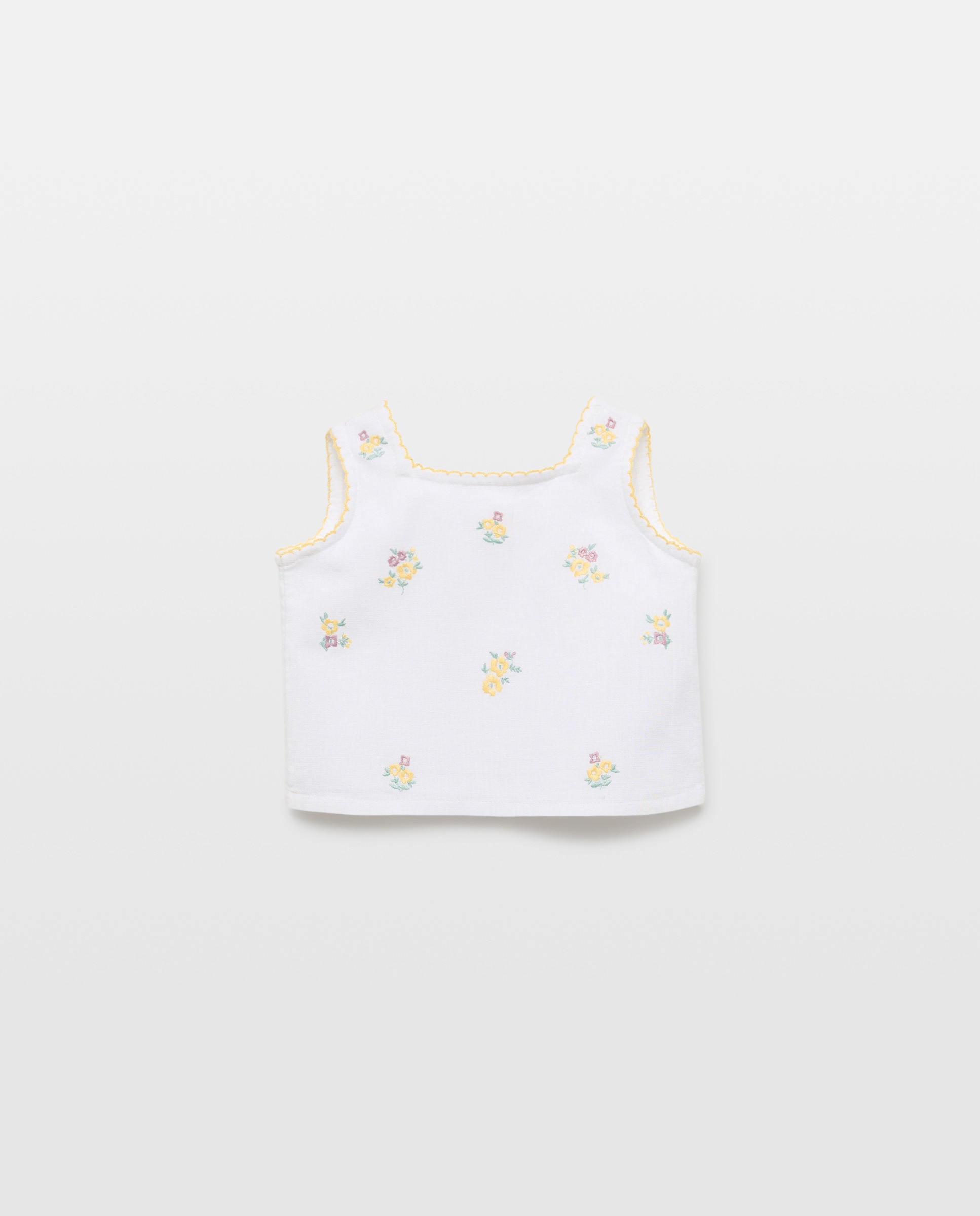Imagen 0 de Blusa bebé niña bordados