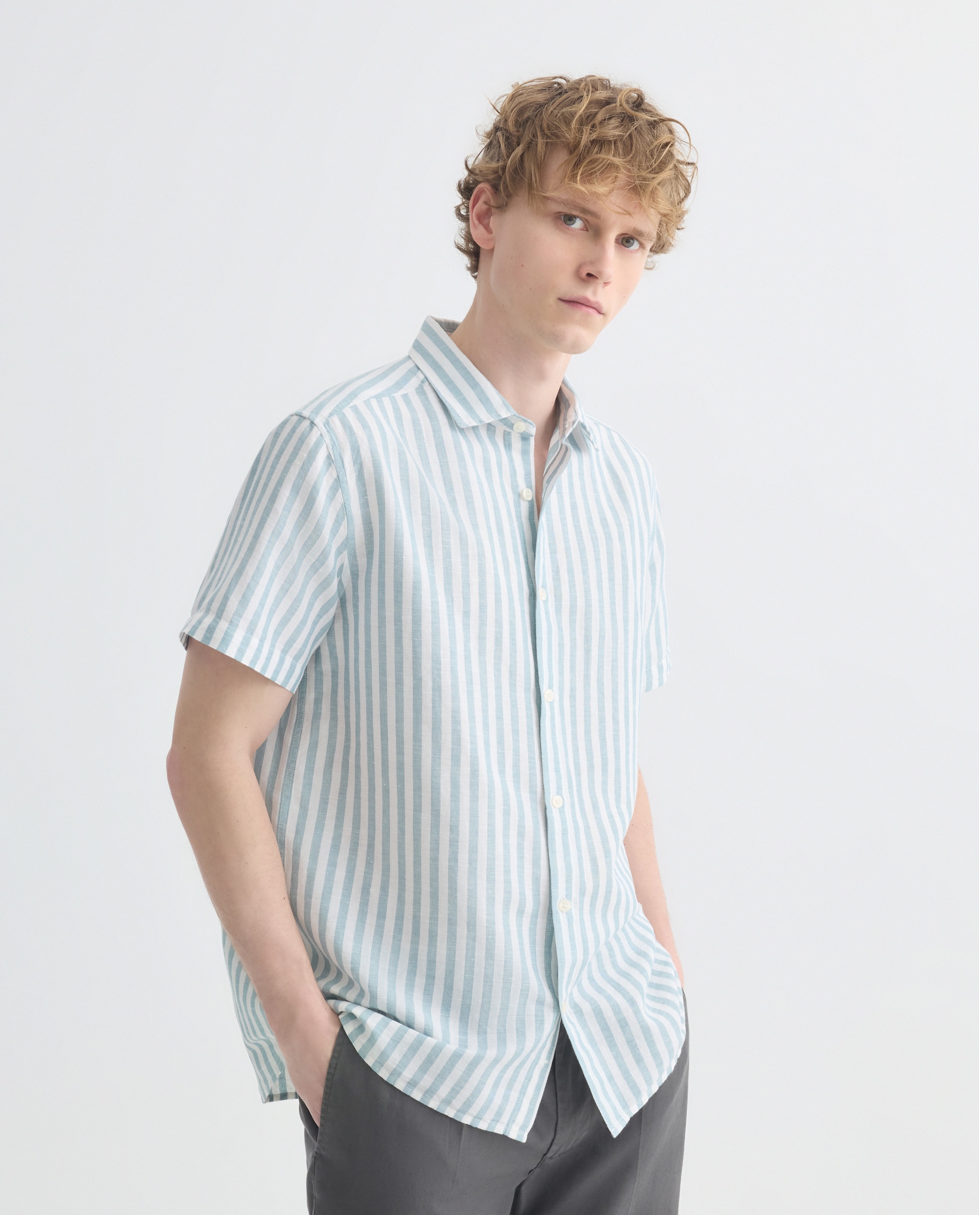 Imagen 0 de Camisa sport manga corta hombre con lino rayas