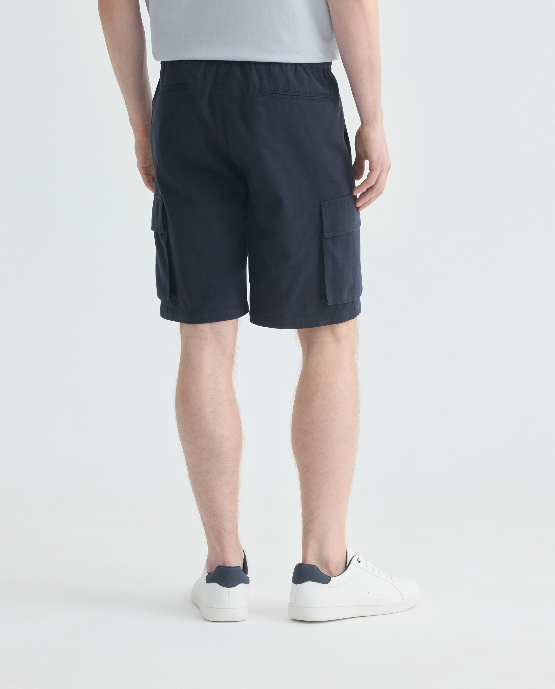 Bermuda hombre cargo con lino 471 Índigo-3