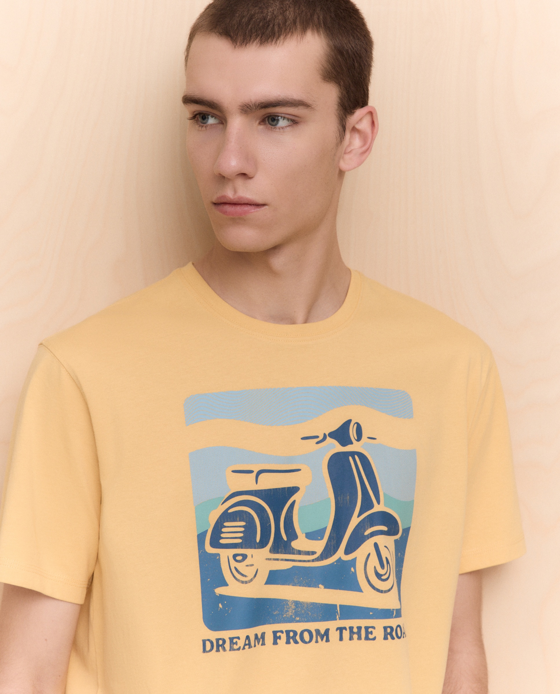 T-shirt com manga curta Mostarda-1