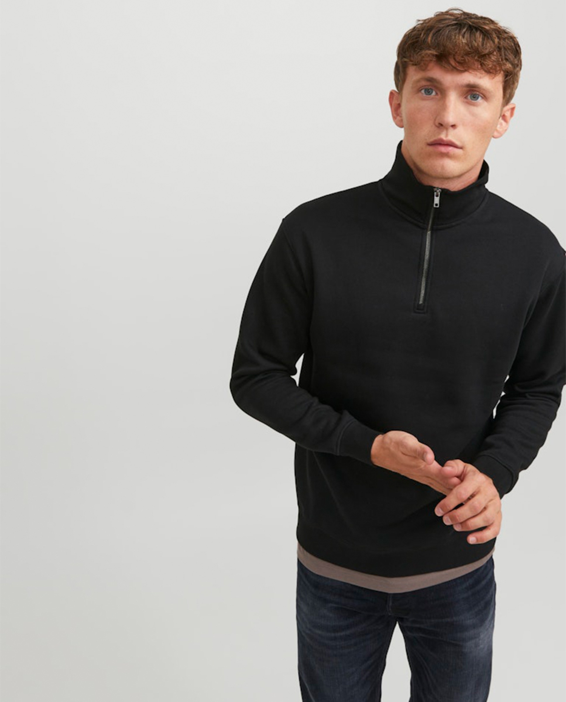 Sweatshirt com Gola Alta e Fecho de Correr Preto-4
