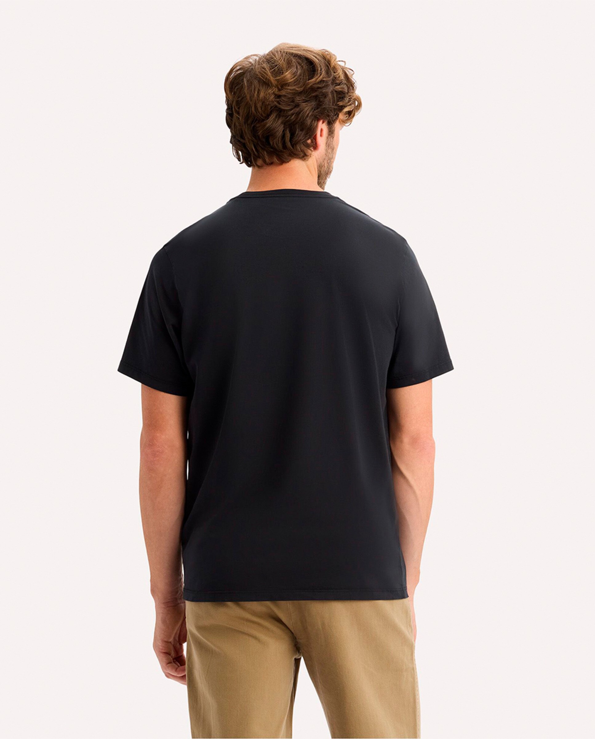 T-shirt de Manga Curta e Corte Regular Preto-2