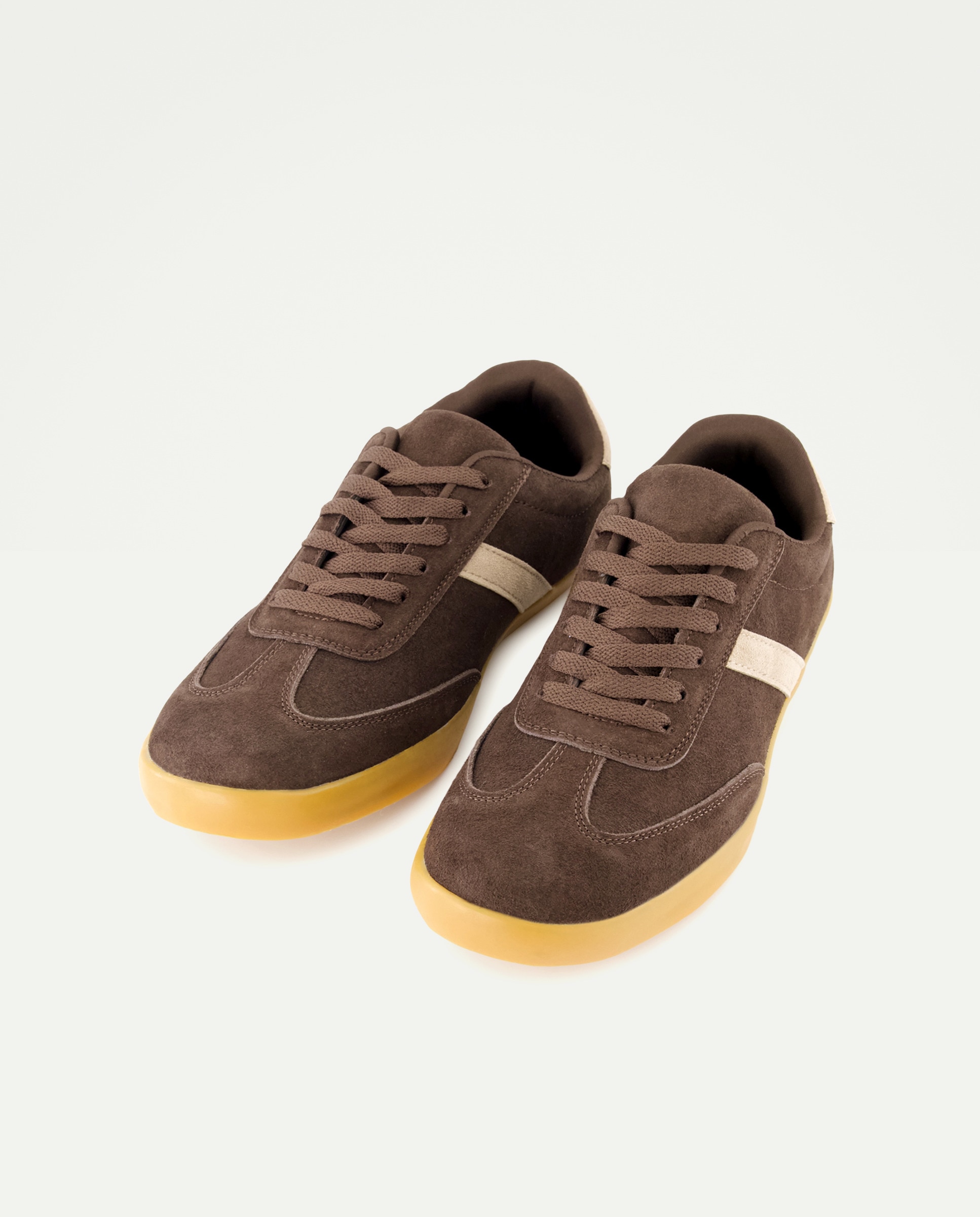 Deportivo cordones de hombre de serraje con piso de goma Marrón-2