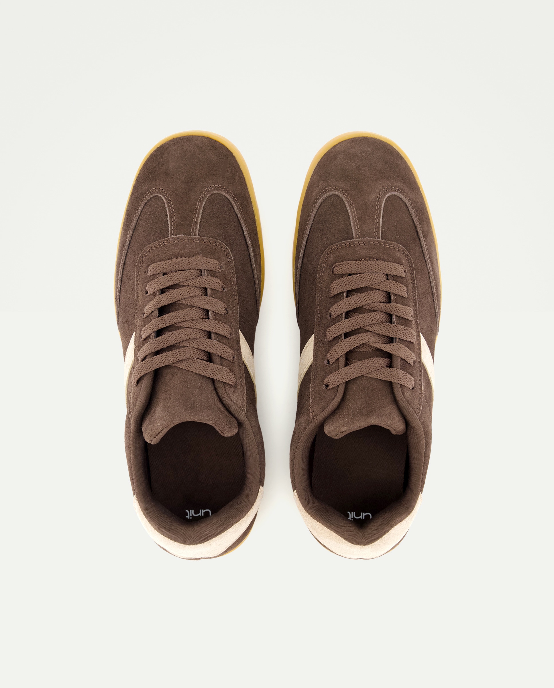 Deportivo cordones de hombre de serraje con piso de goma Marrón-4