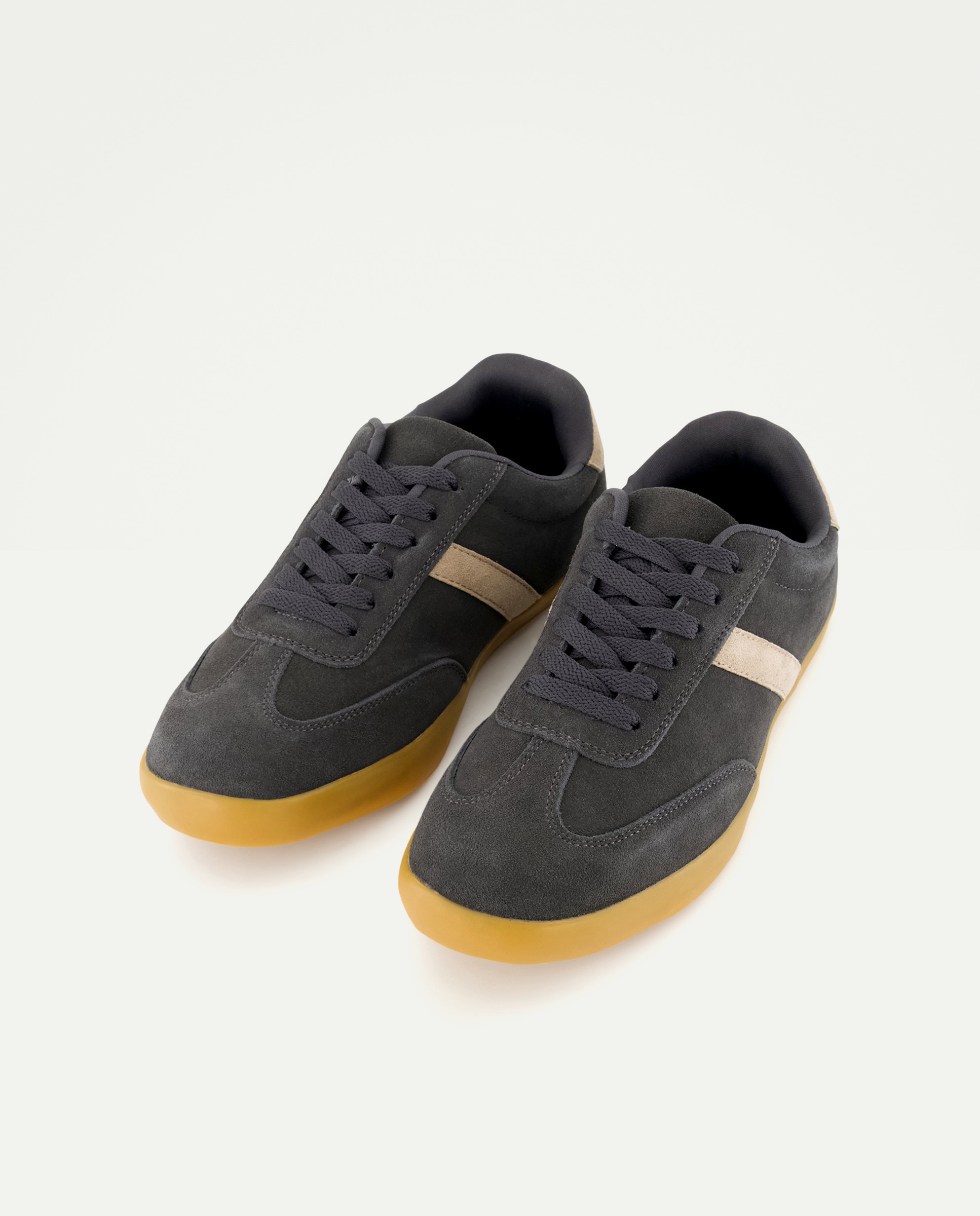 Deportivo cordones de hombre de serraje con piso de goma 820 Gris medio-2