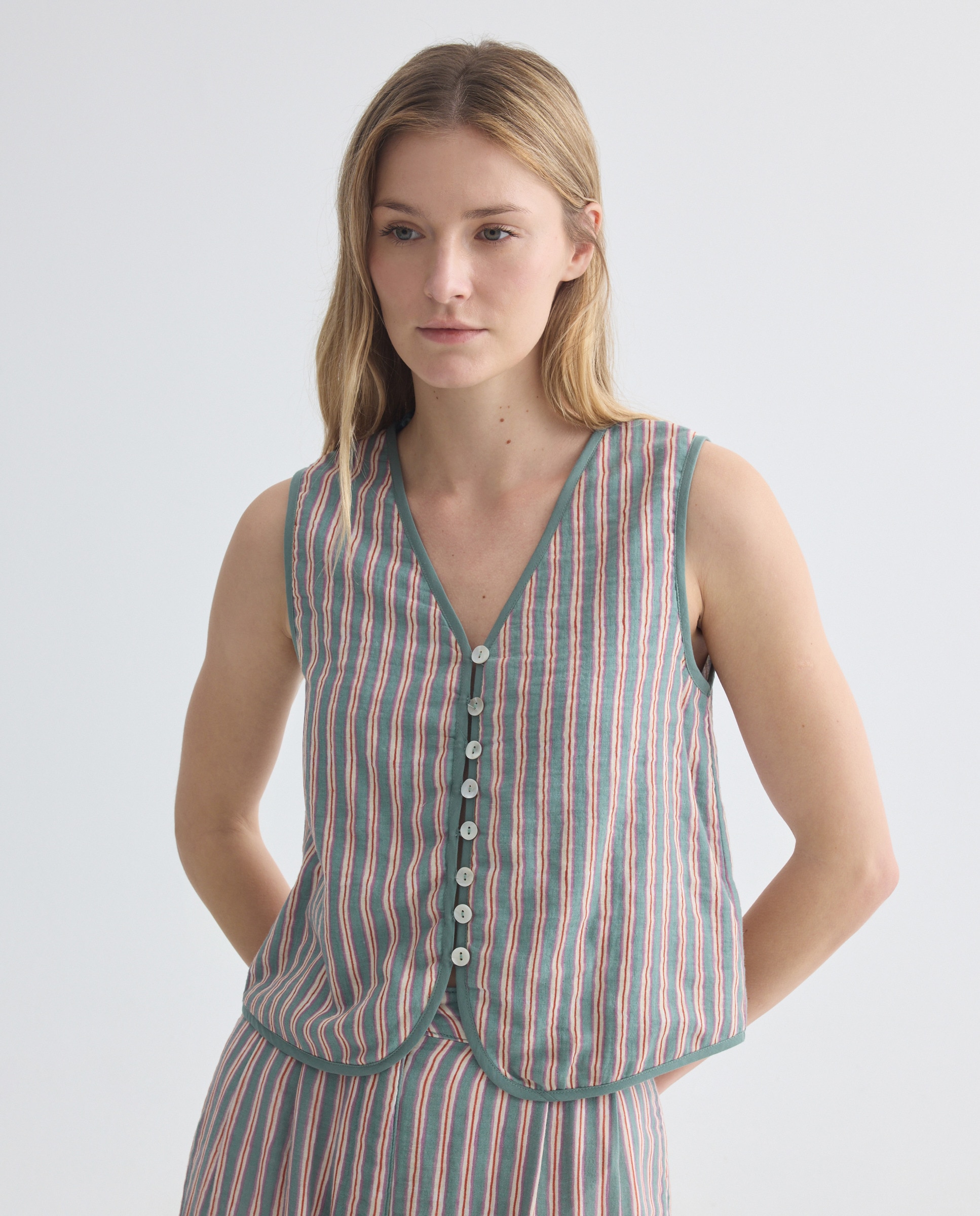 Imagen 0 de Chaleco de mujer de rayas total look