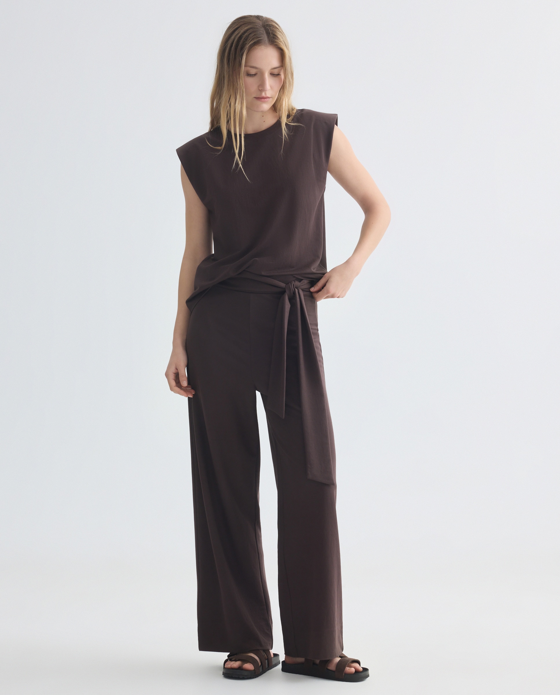 Imagen 0 de Pantalón de mujer ancho con lazada