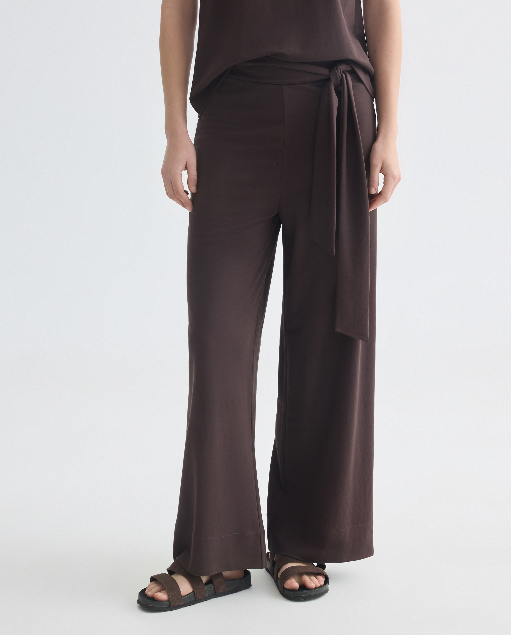 Pantalón de mujer ancho con lazada Chocolate-2