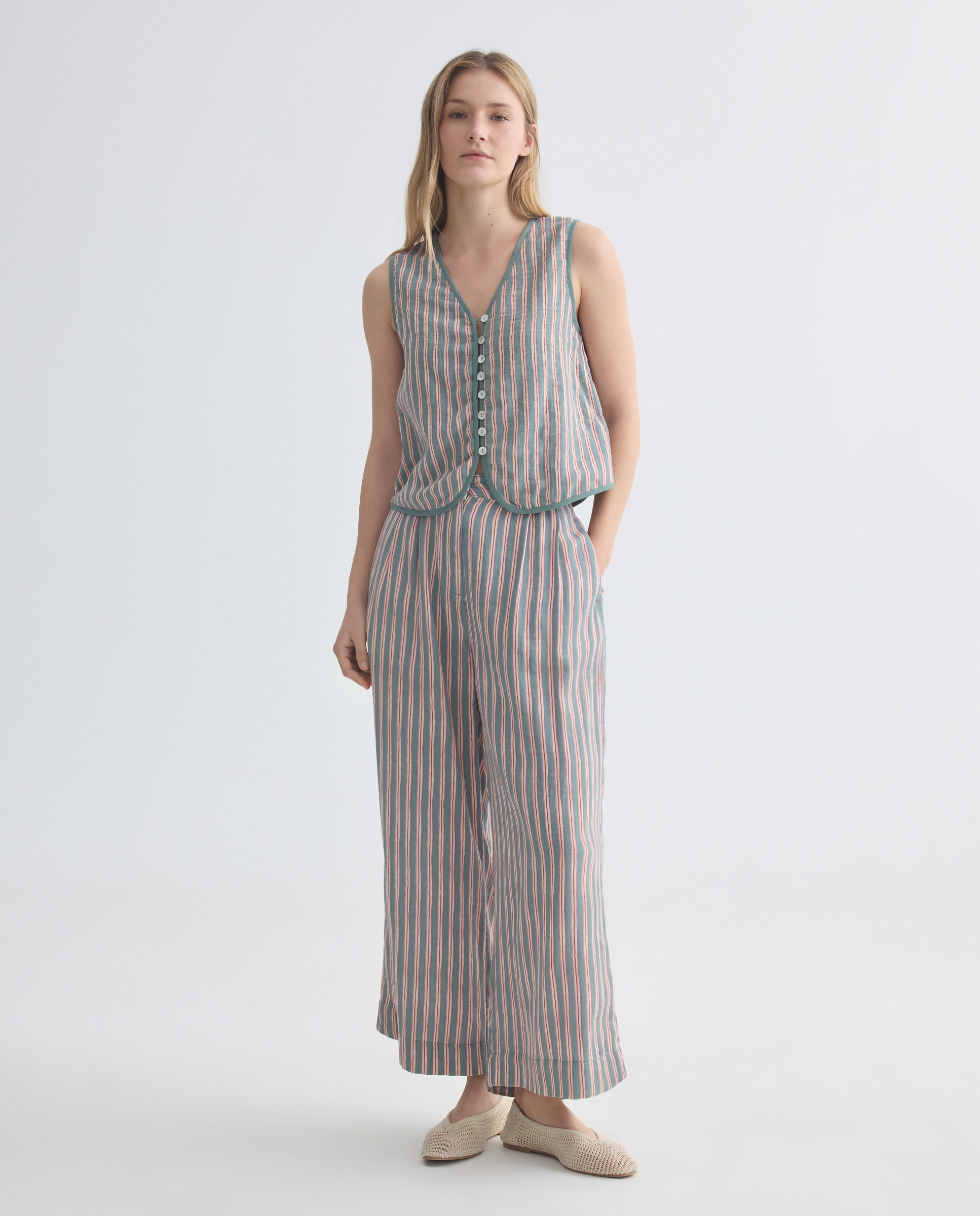 Imagen 0 de Pantalón de mujer de rayas total look