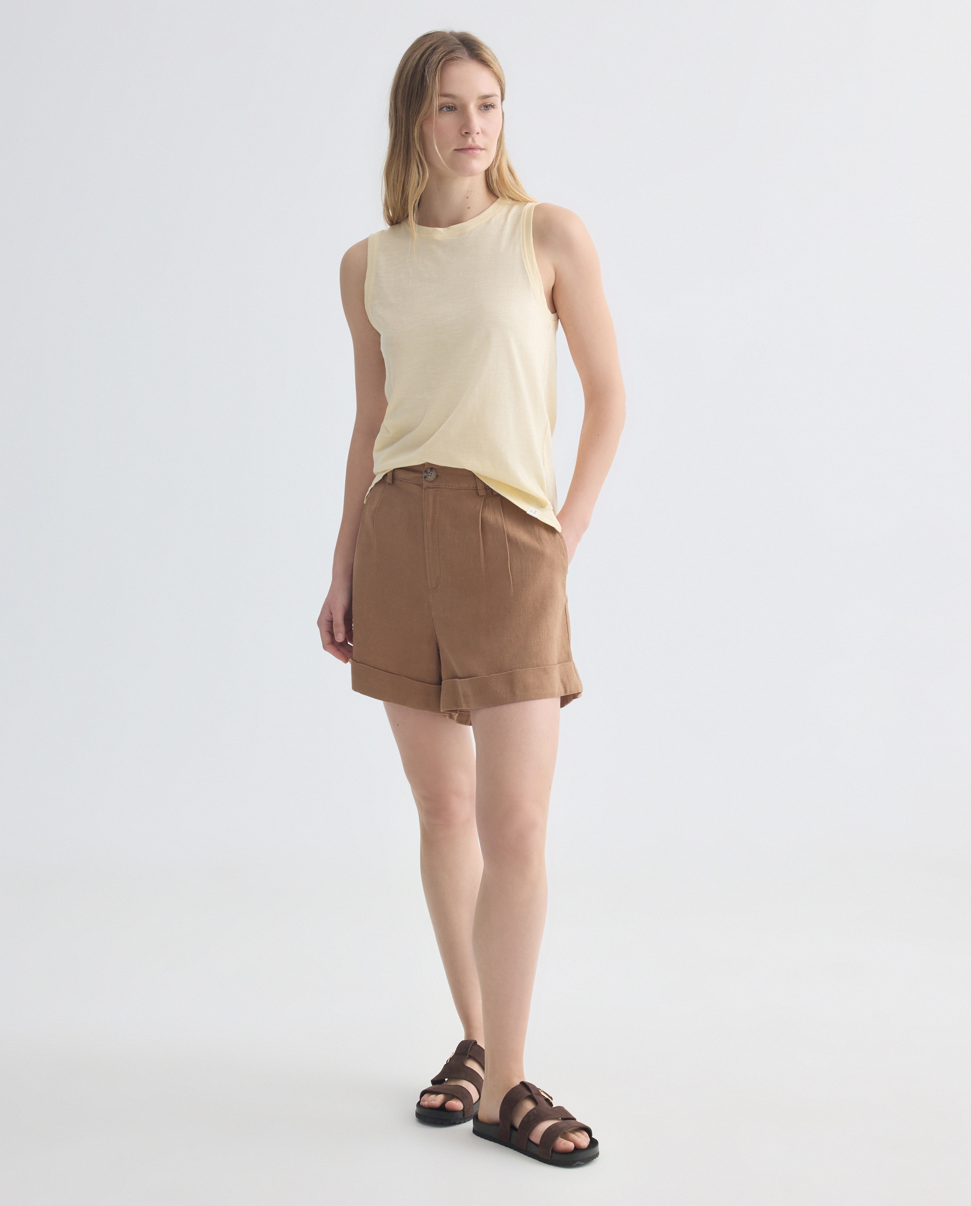 Imagen 0 de Bermuda de mujer pinzas con lino