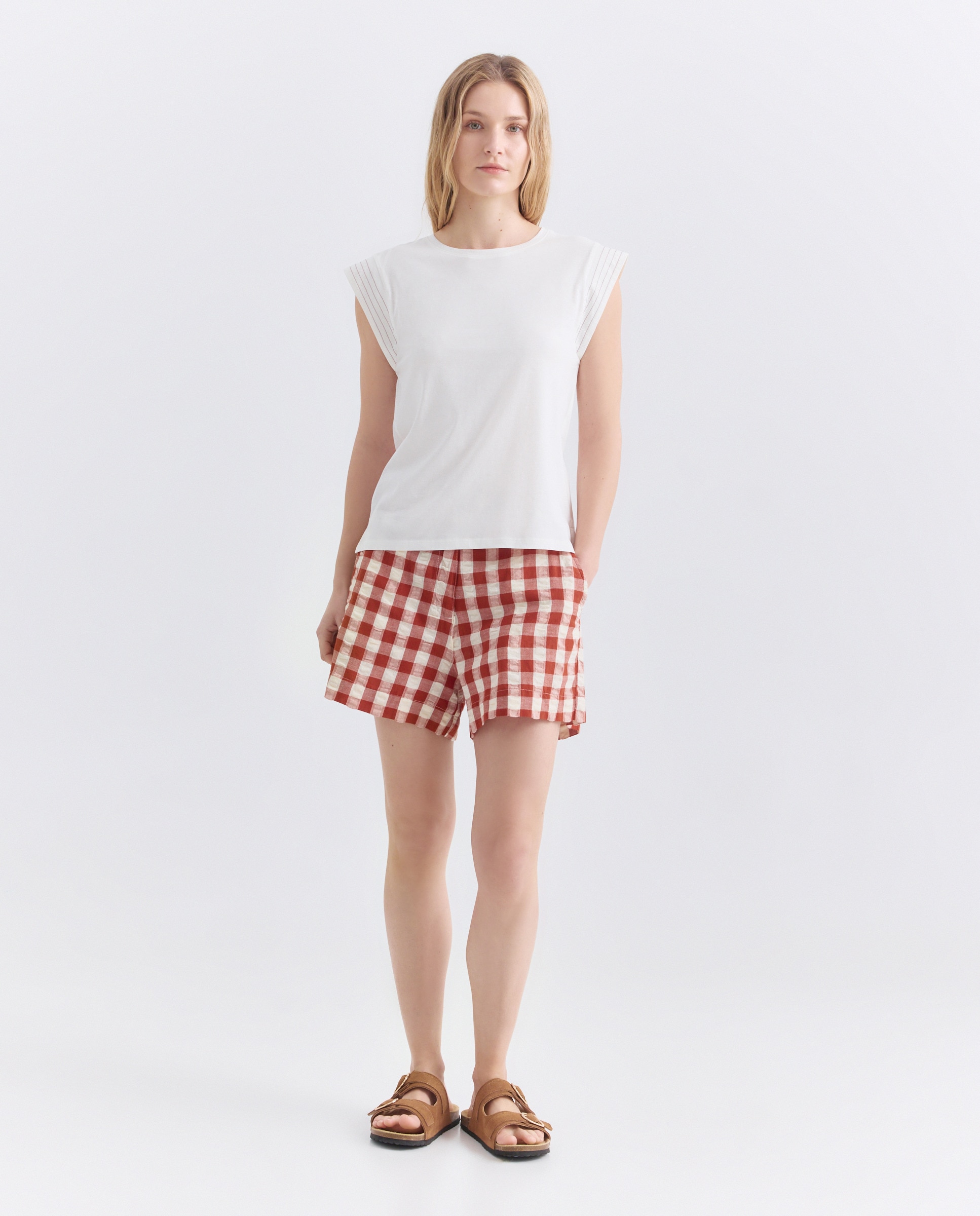 Imagen 0 de Bermuda de mujer de cuadros