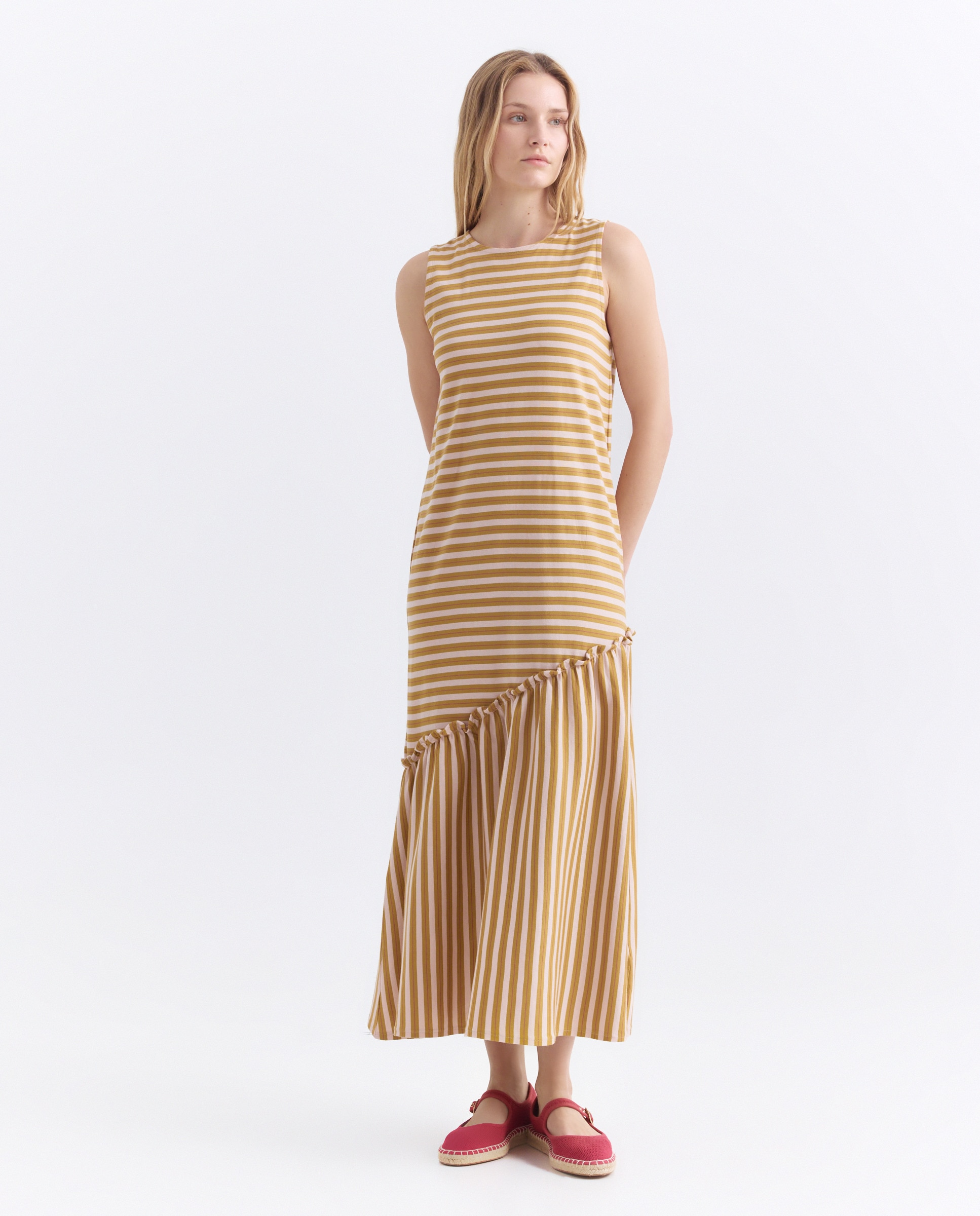 Imagen 0 de Vestido de mujer cuello caja corte diagonal rayas