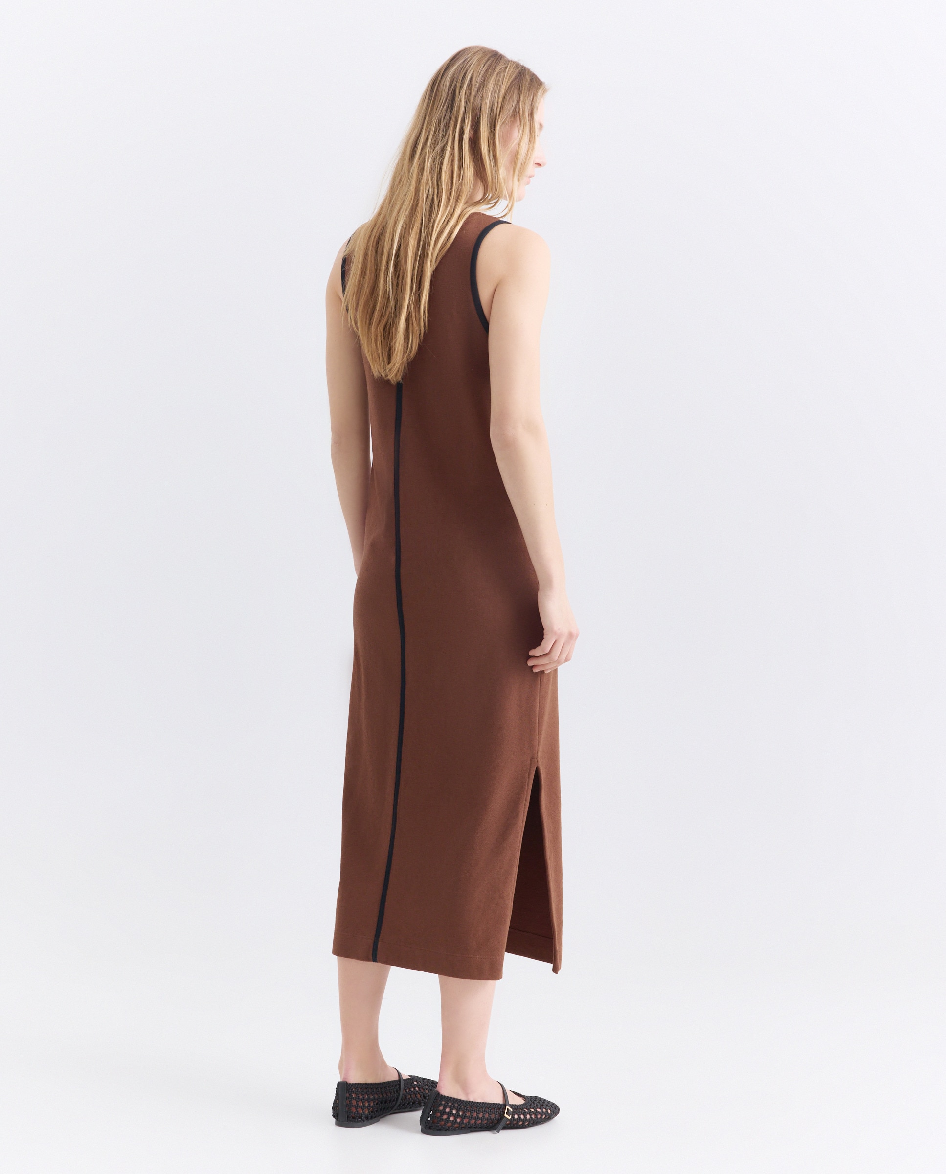 Vestido de mujer cuello pico con contrastes Marrón-3