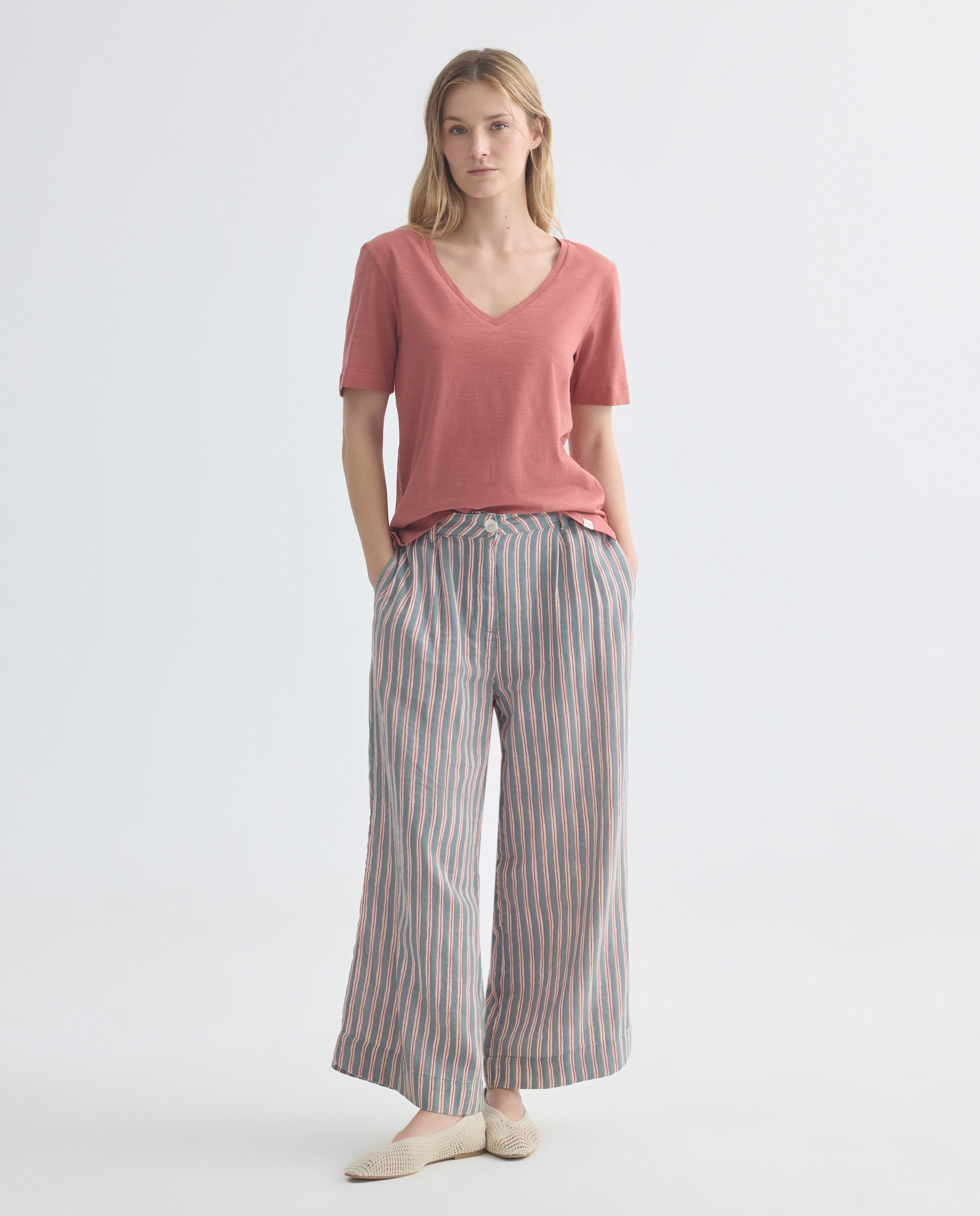 Camiseta básica de mujer cuello pico 230 Rosa oscuro-2