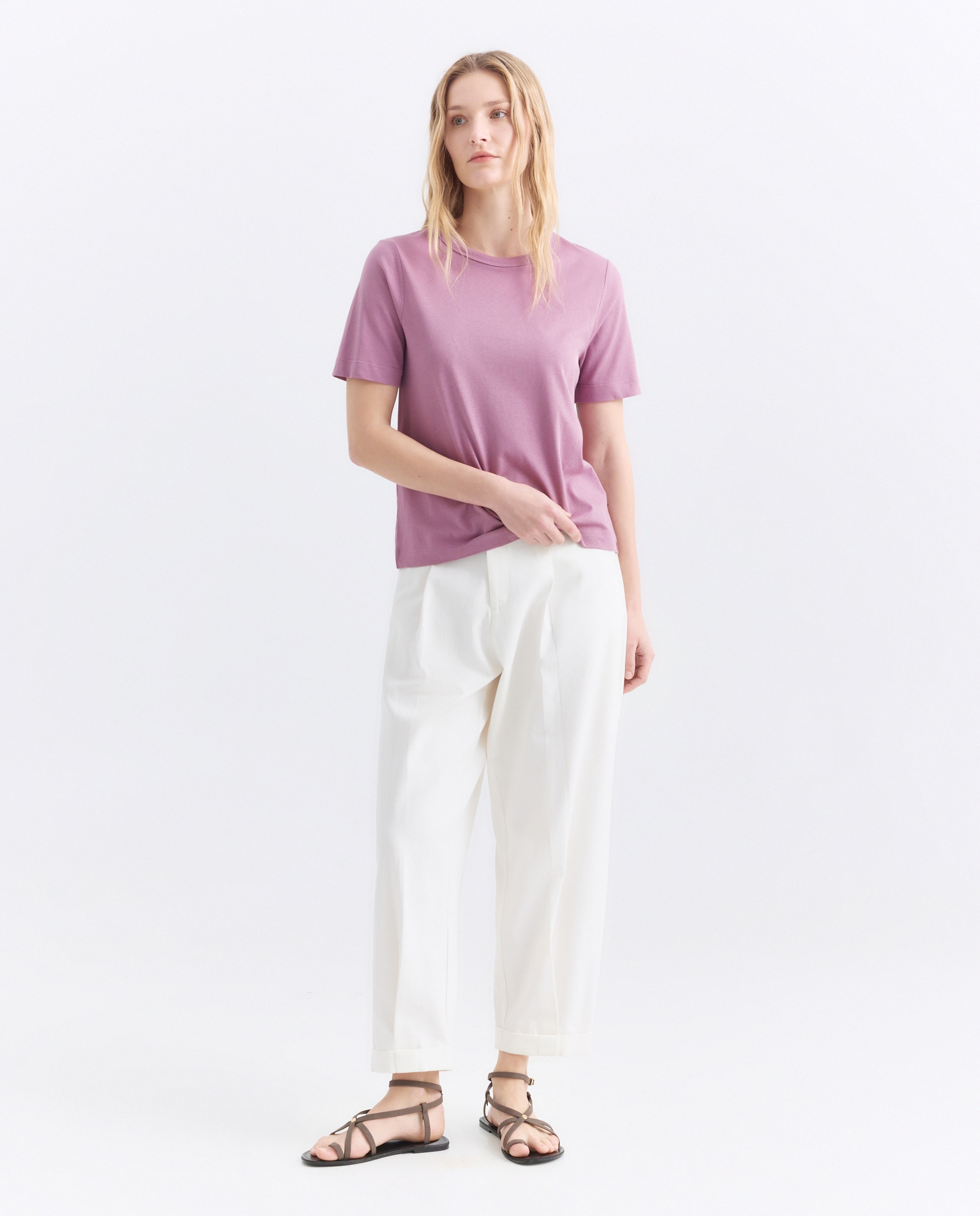 Camiseta básica de mujer cuello caja Morado-2