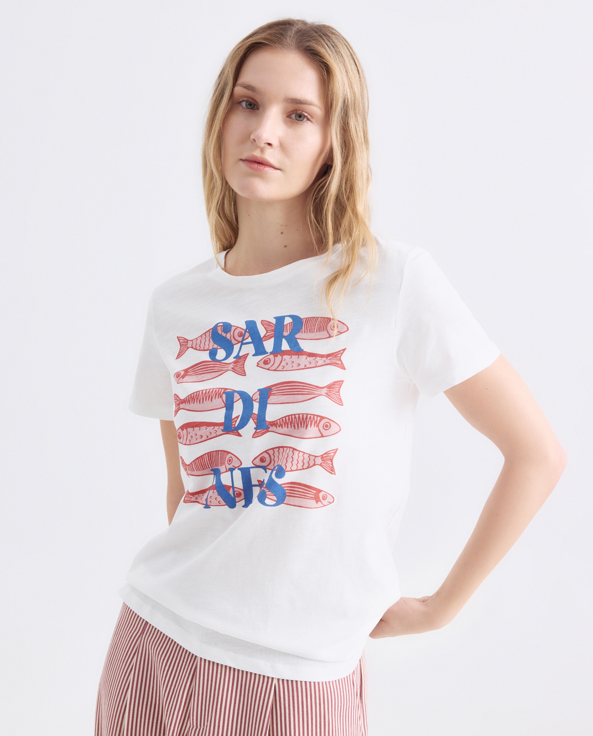Imagen 0 de Camiseta estampada de mujer cuello caja