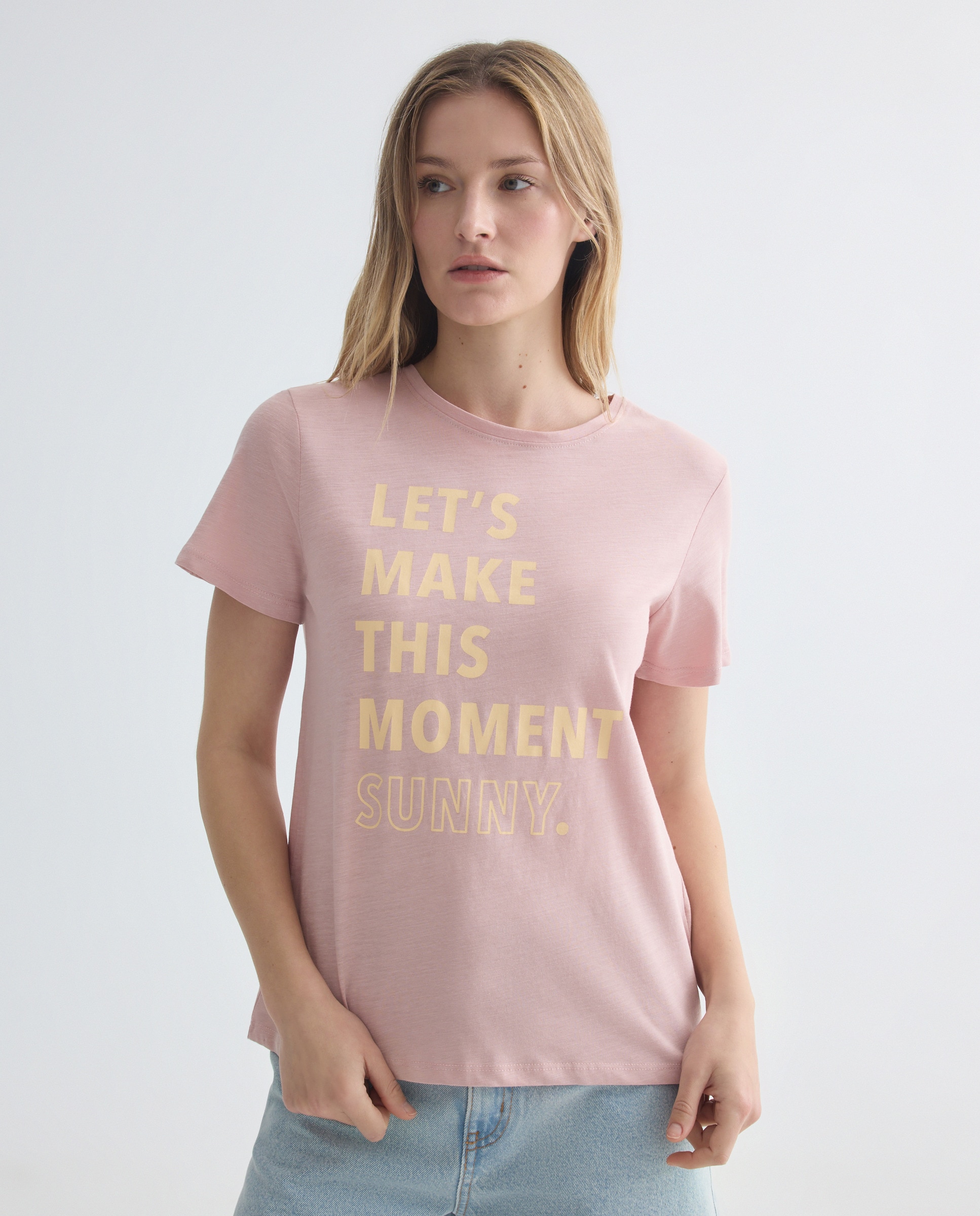 Imagen 0 de Camiseta estampada de mujer cuello caja