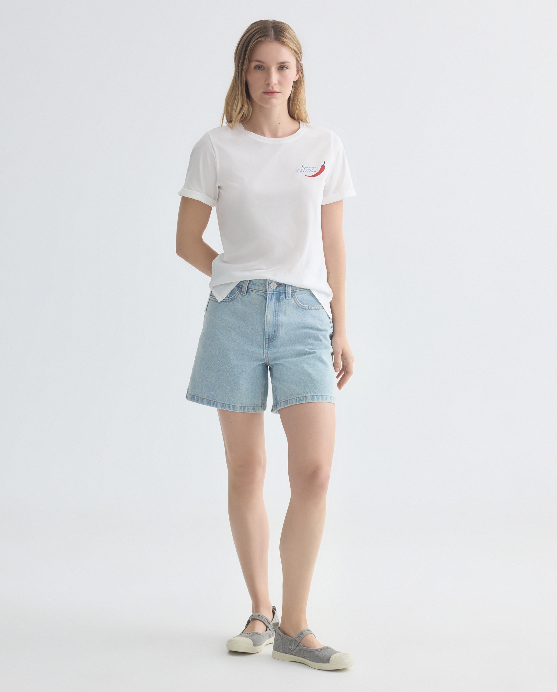 Camiseta de mujer cuello caja detalles bordados Rosa-2