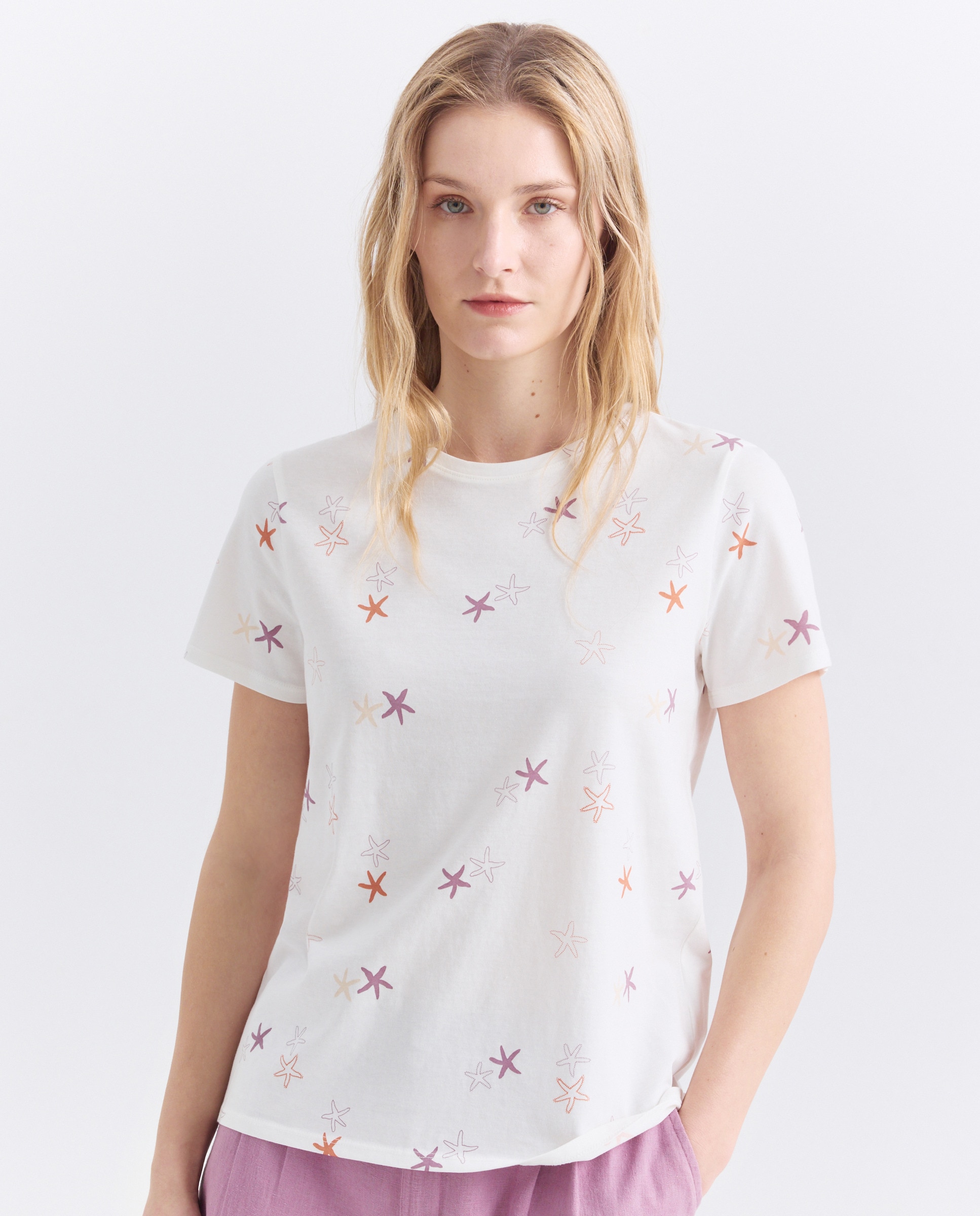 Imagen 0 de Camiseta estampada de mujer cuello caja