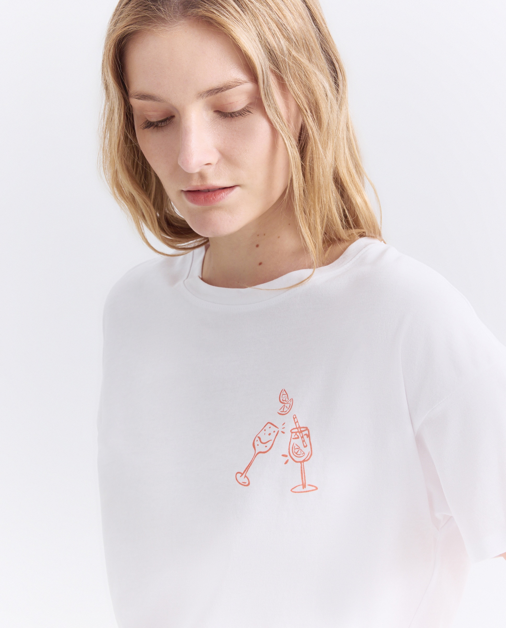 Imagen 0 de Camiseta de mujer cuello caja oversize print espalda