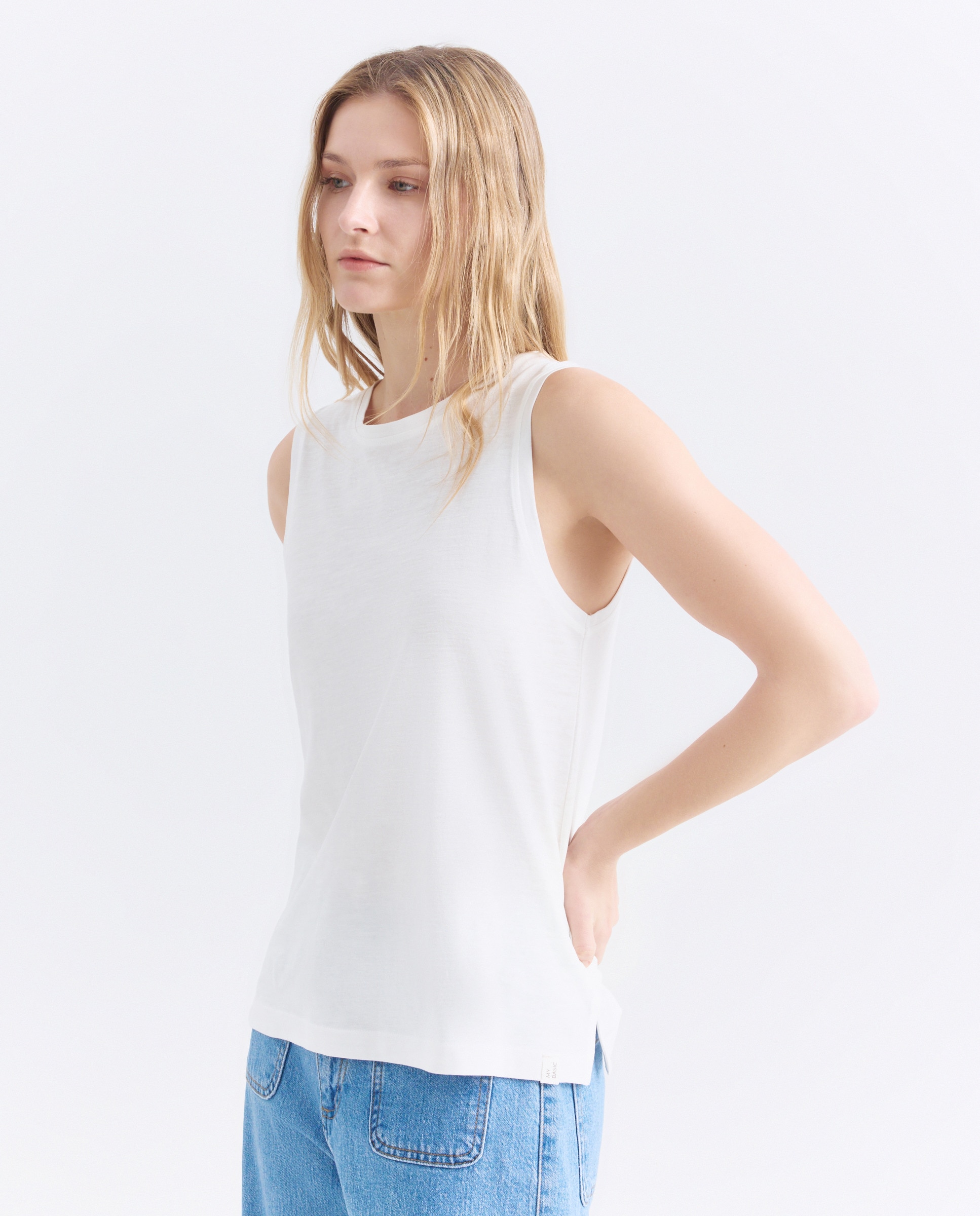 Imagen 0 de Camiseta básica sin mangas de mujer cuello caja