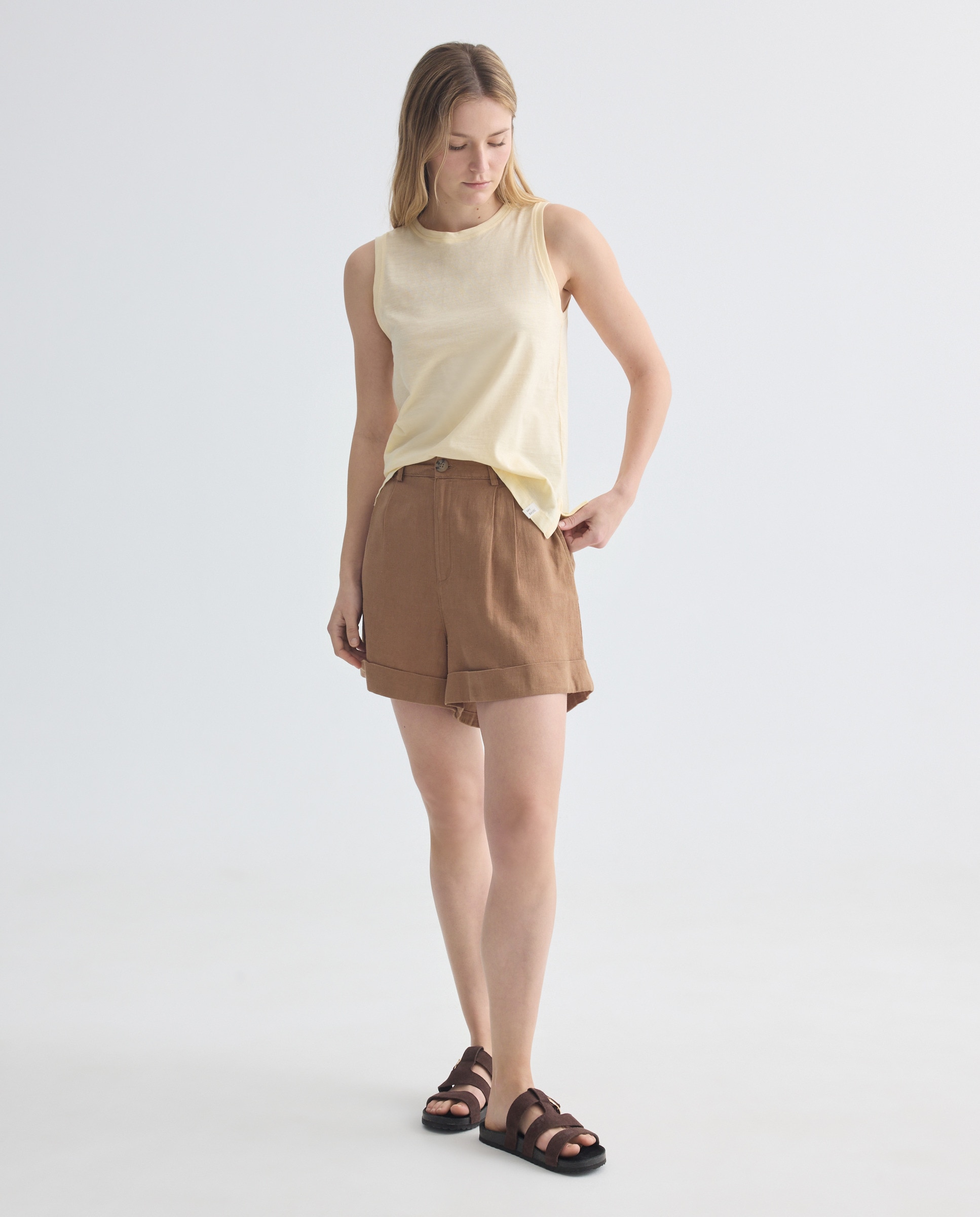 Camiseta básica sin mangas de mujer cuello caja 300 Amarillo-2