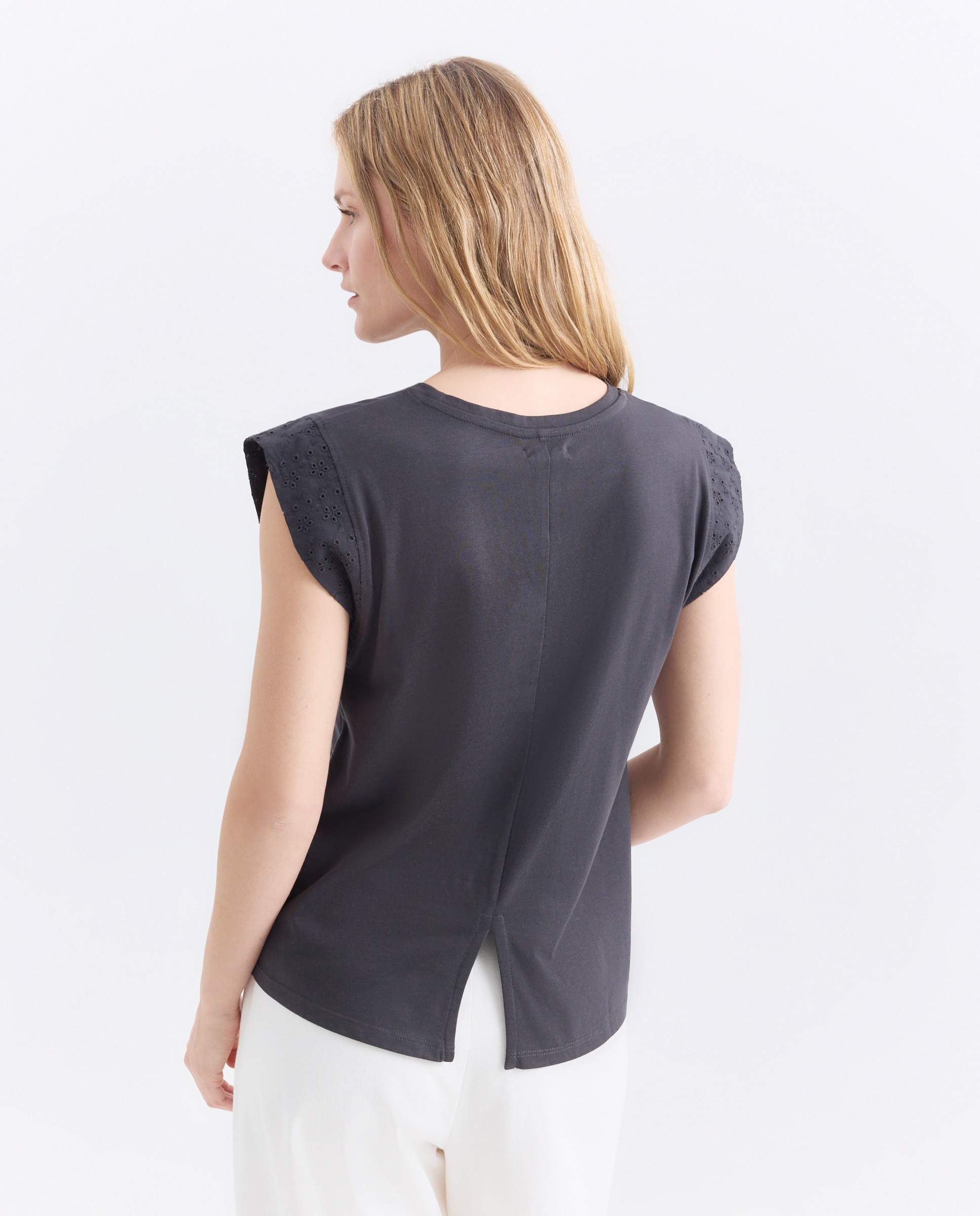 Camiseta sin mangas de mujer con detalle bordado en hombro Plomo-3
