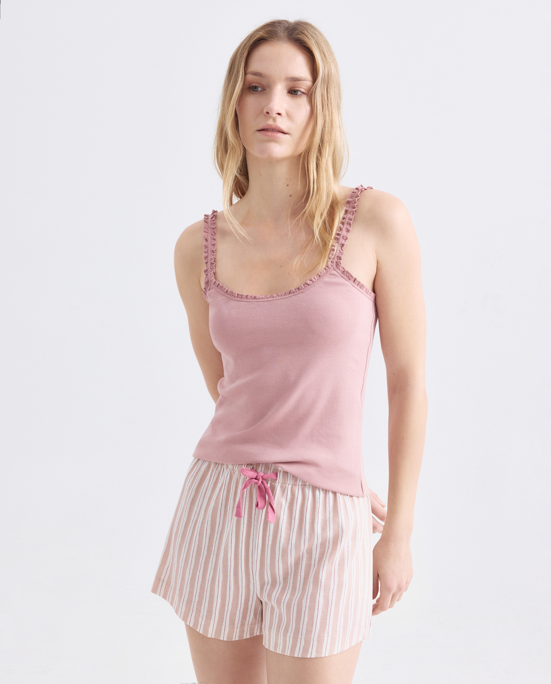 Imagen 0 de Camiseta mujer algodón tirante crochet