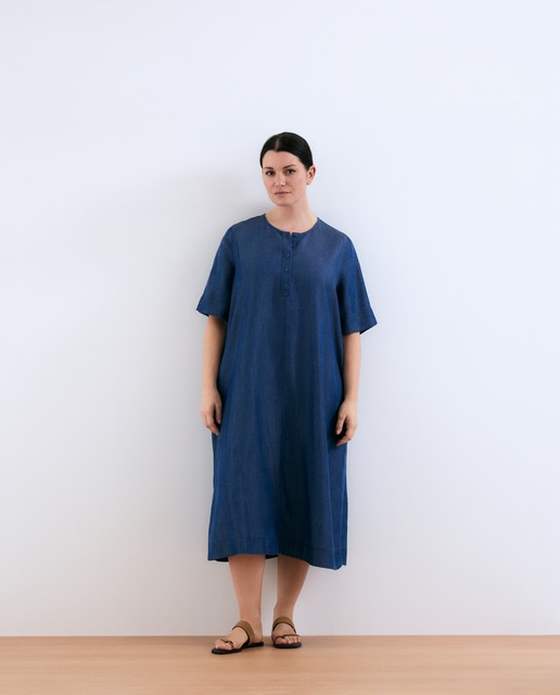 Imagem 0 de Vestido Midi Tipo Polo de Lyocell com Manga Curta