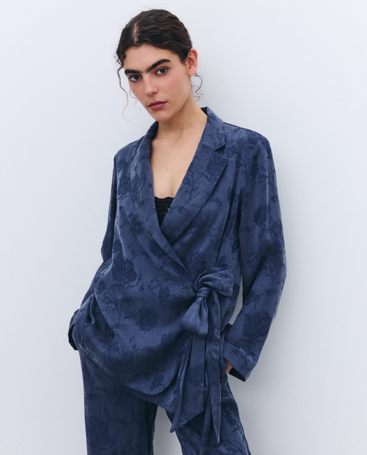 Imagem 0 de Blazer de Fato com Jacquard e Laço