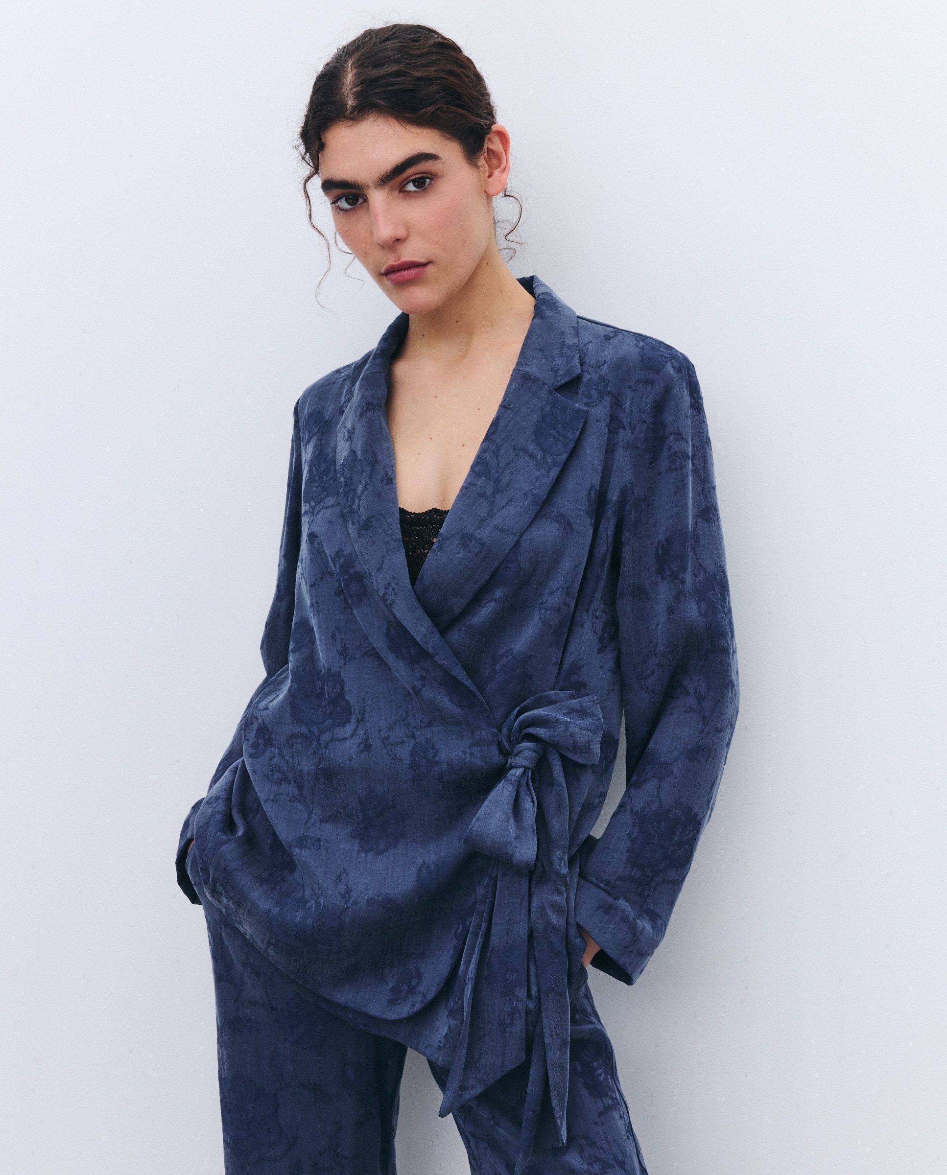 Blazer de Fato com Jacquard e Laço 471 Índigo-1